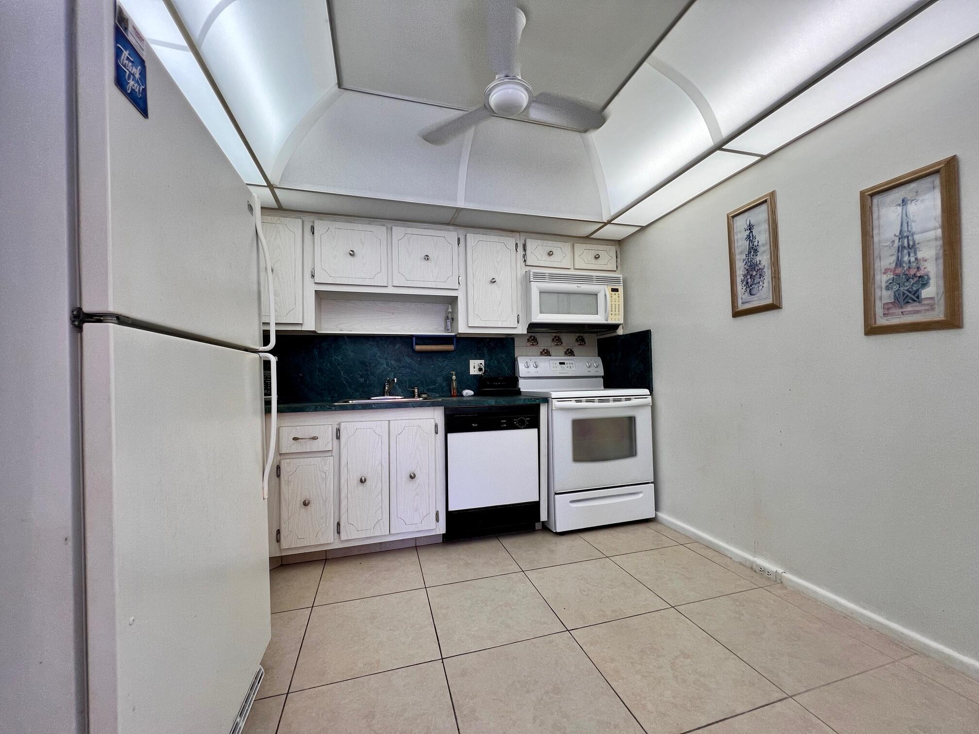 WELLINGTON CONDOS - Residential Lease