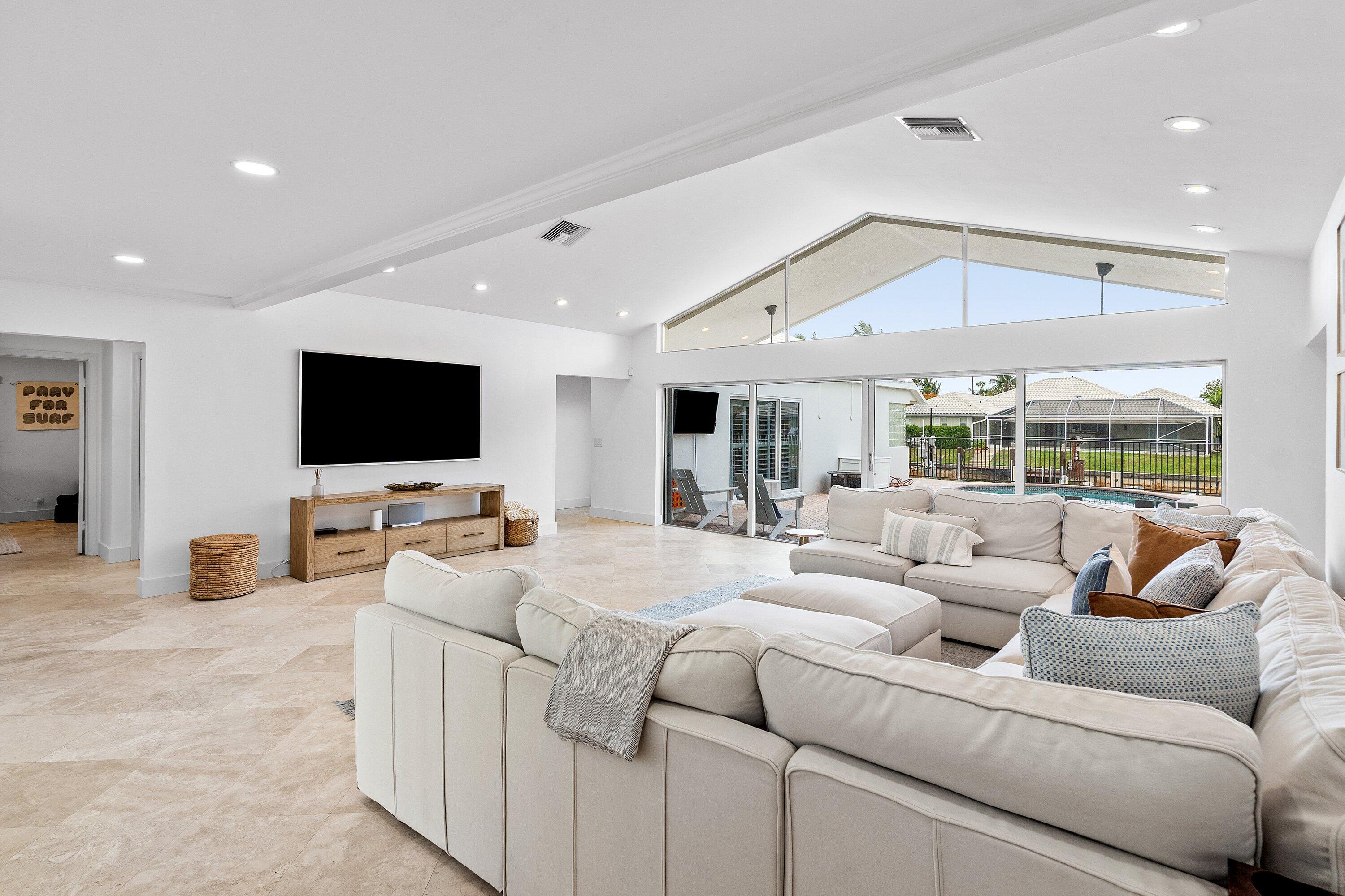CAMINO GARDENS SEC 3 - Residential Lease