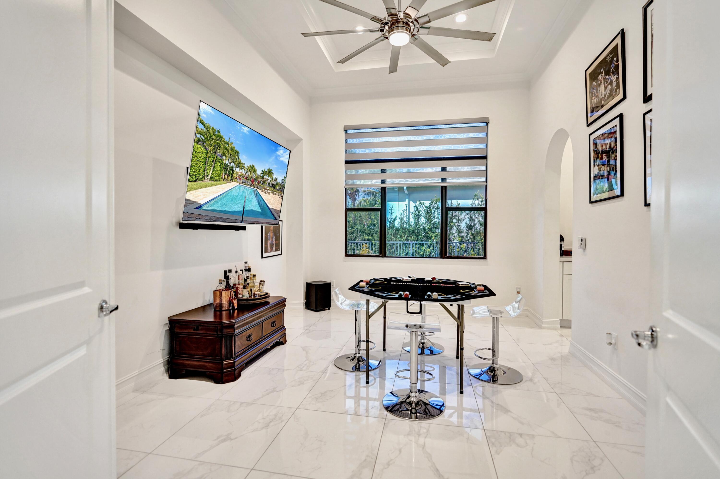 PALM MEADOWS ESTATES - Residential