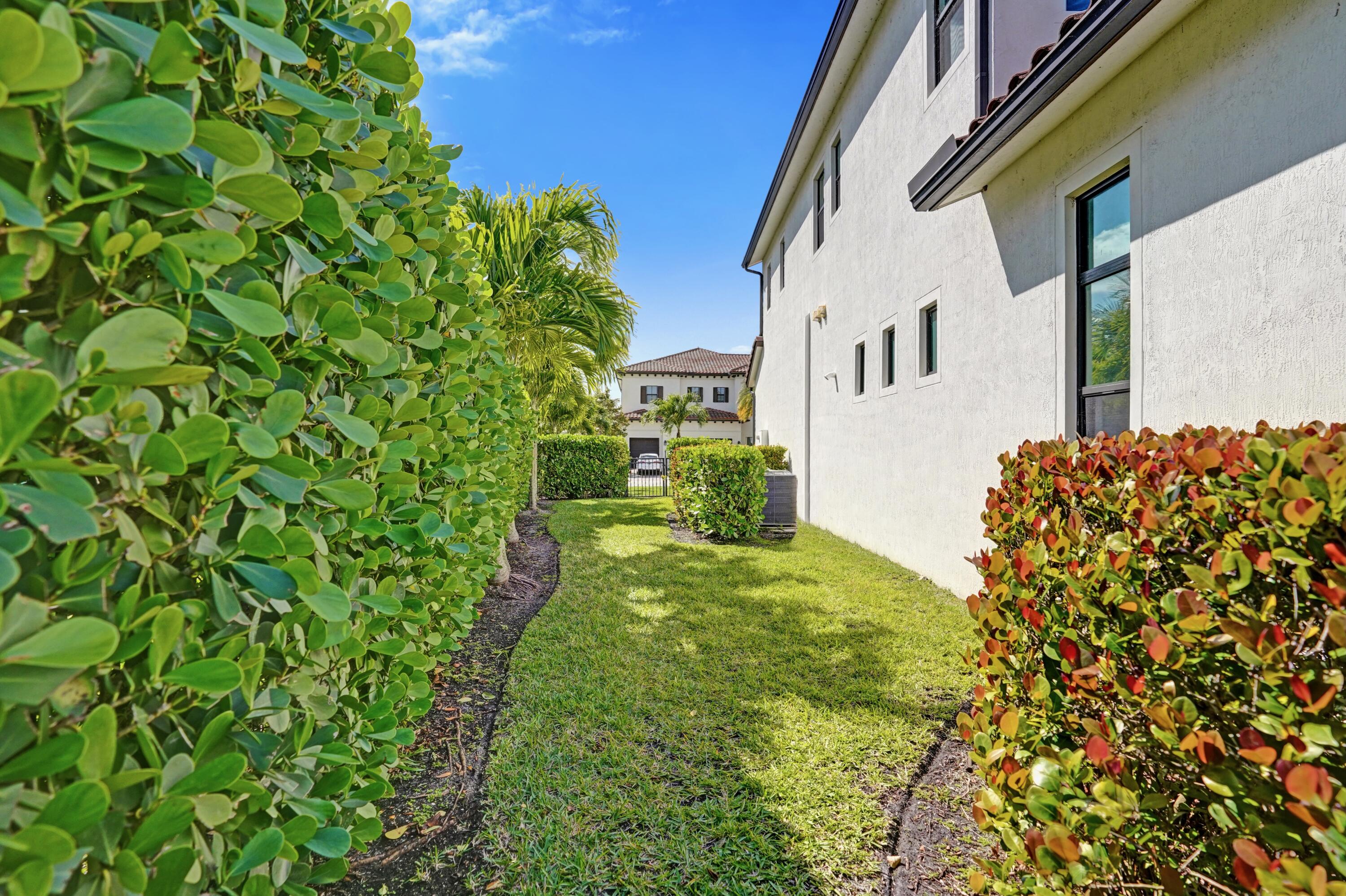 PALM MEADOWS ESTATES - Residential