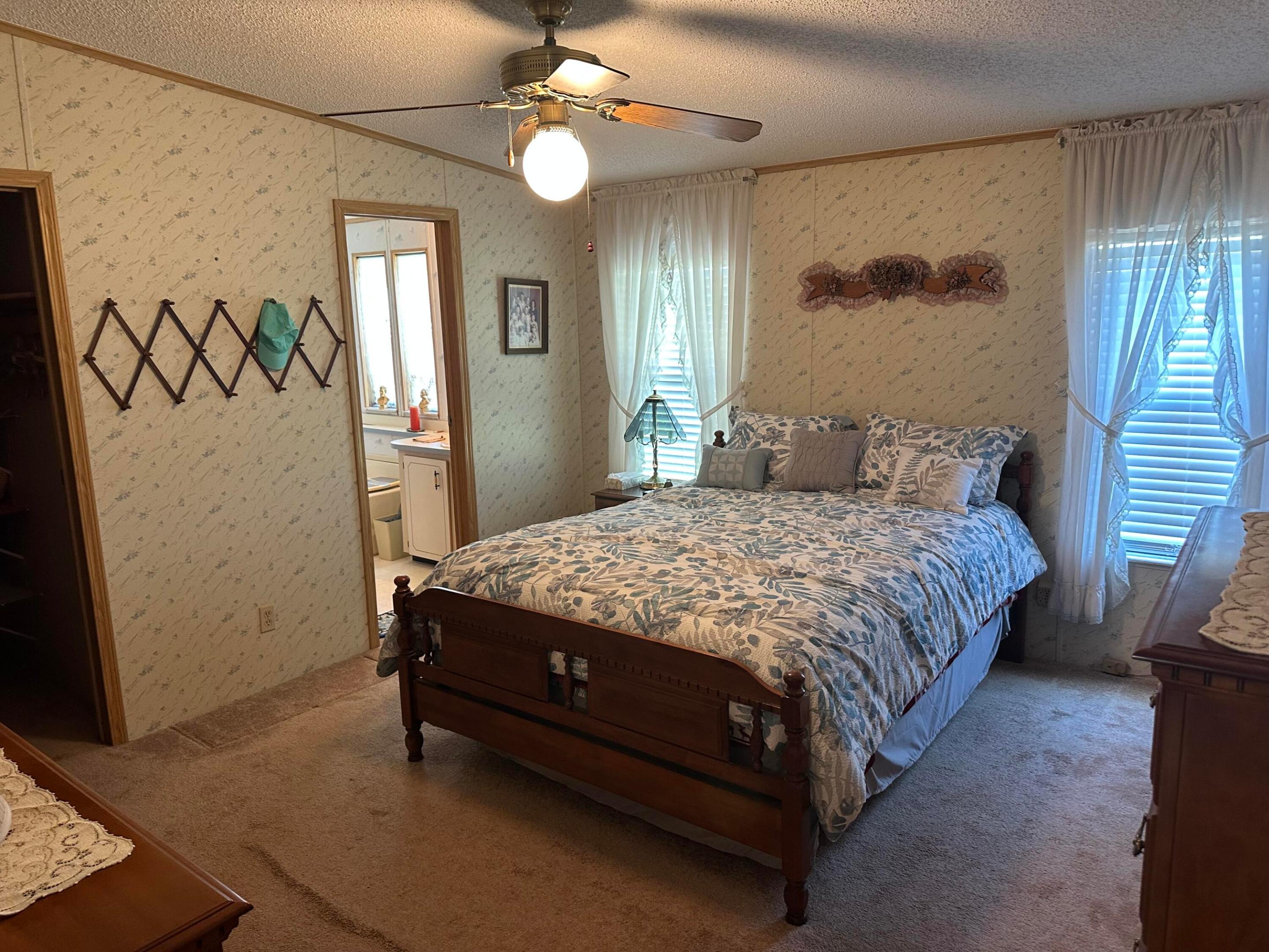 TROPICAL ISLES - Residential