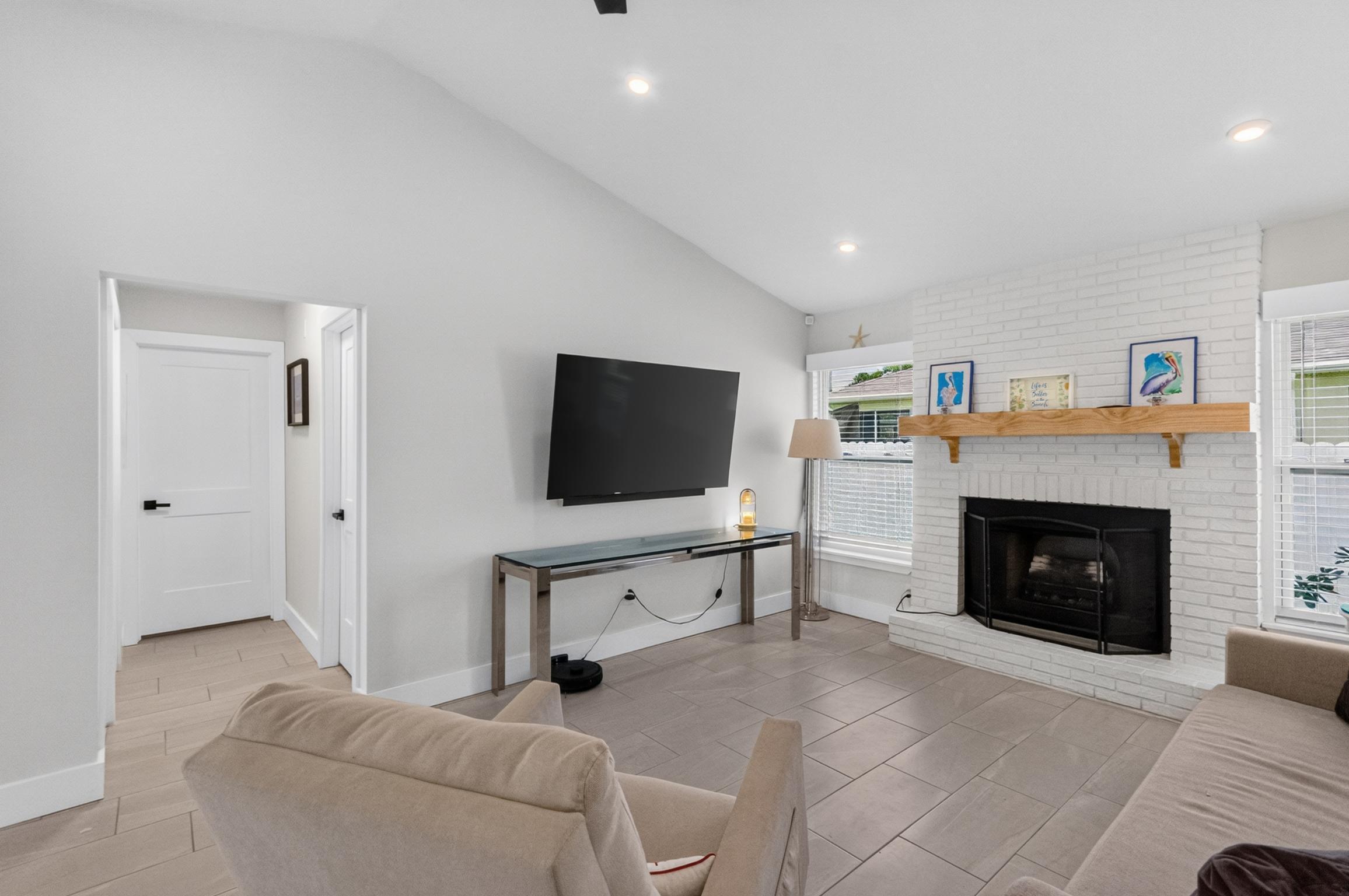 PORT ST LUCIE SECTION 18 - Residential Lease