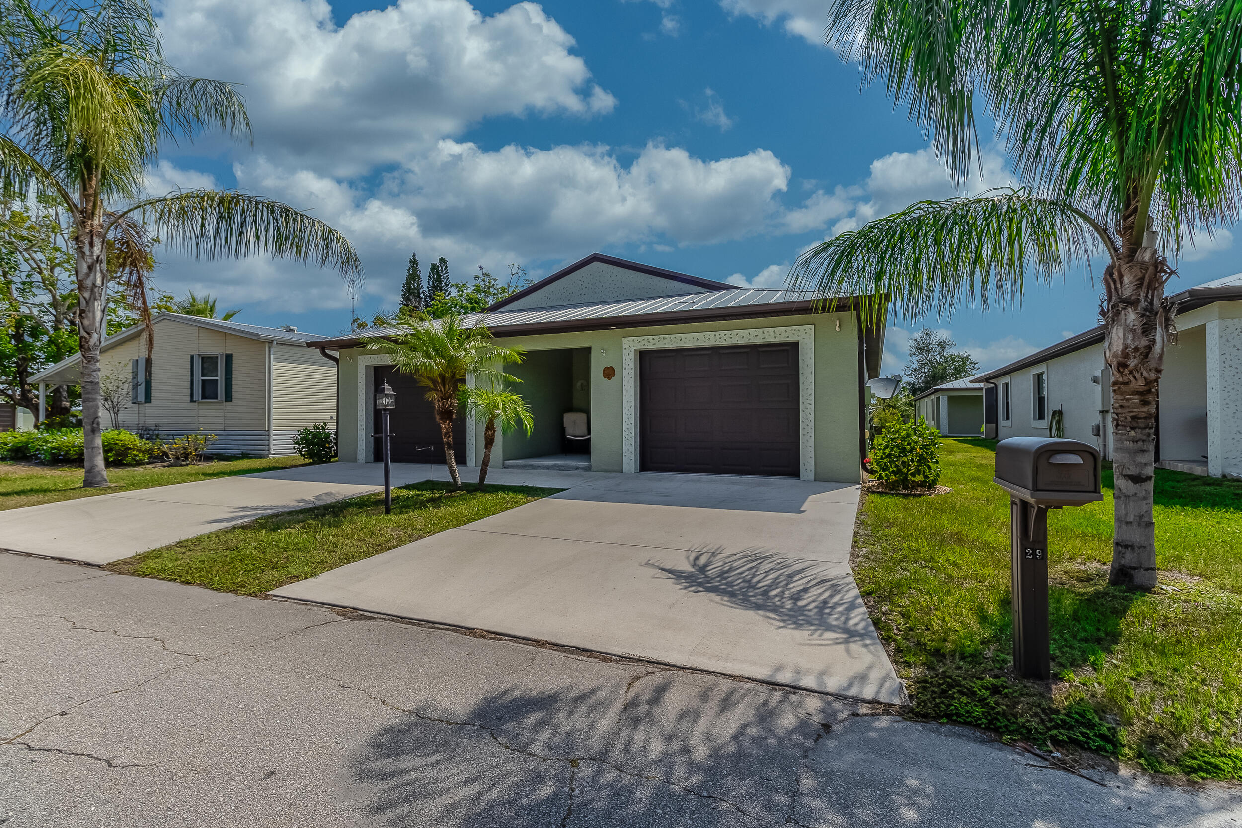 SPANISH LAKES ONE LEASEHOLD ESTATES - Residential