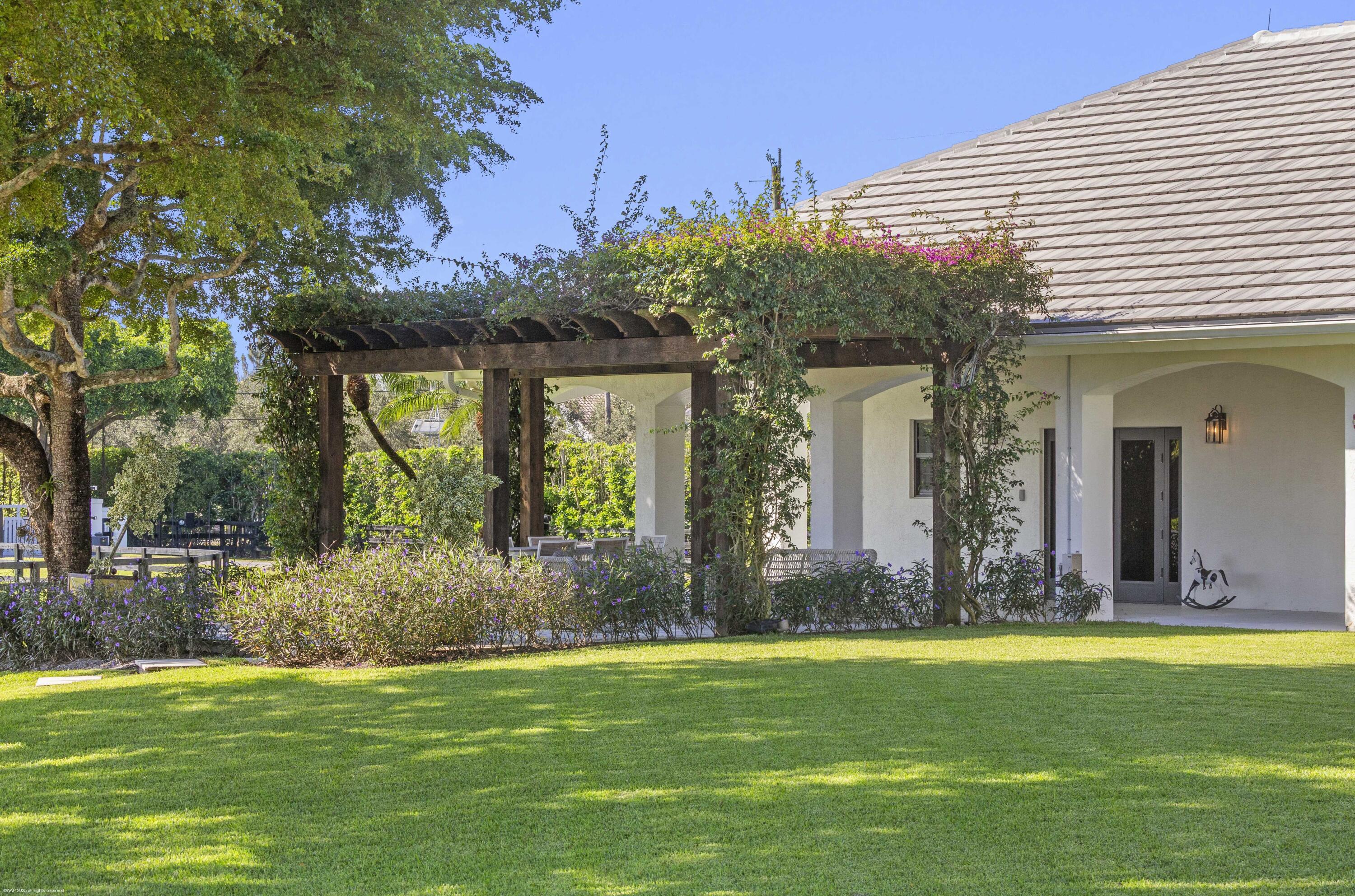 PALM BEACH POINT EAST - Residential