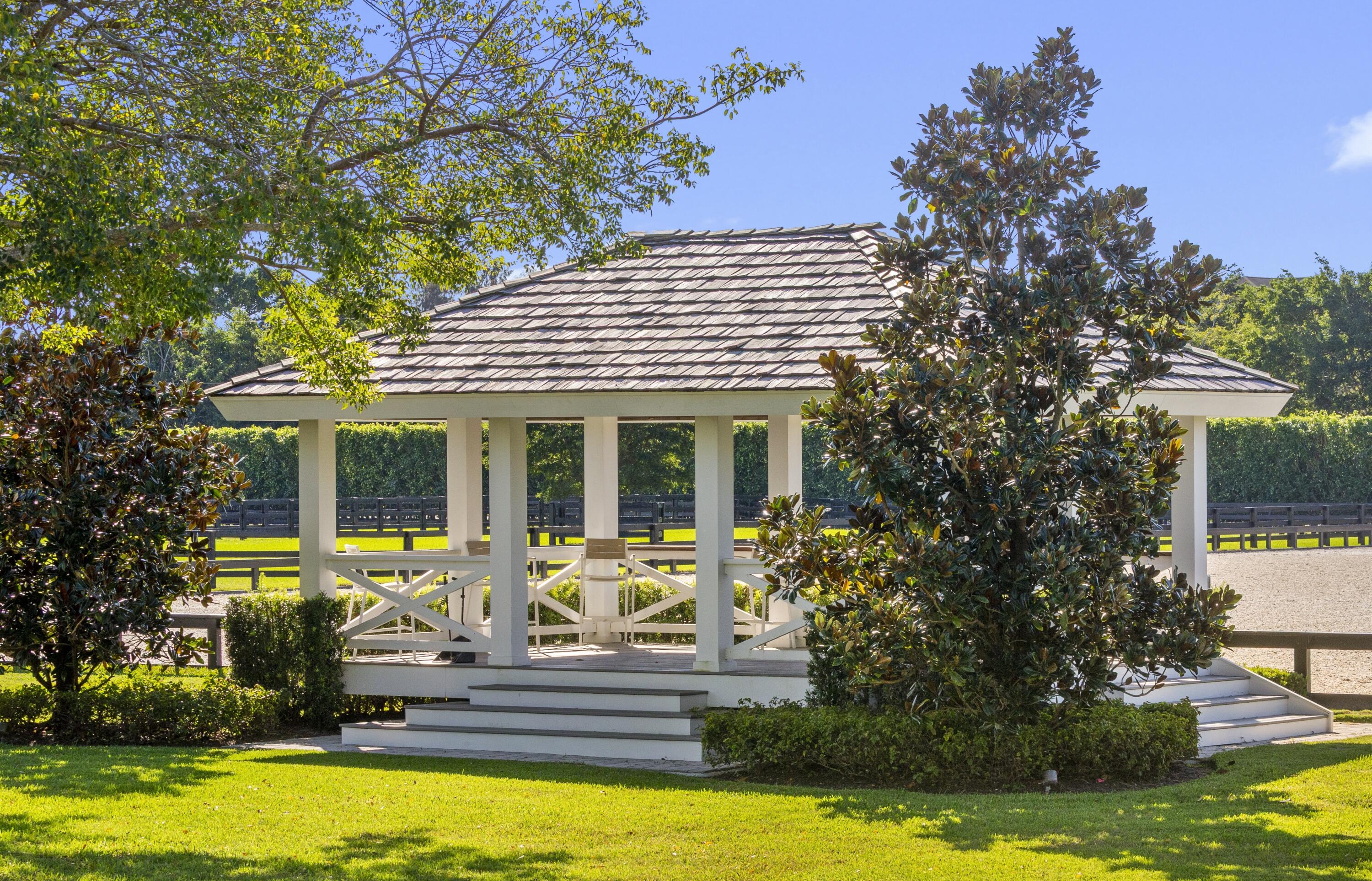 PALM BEACH POINT EAST - Residential