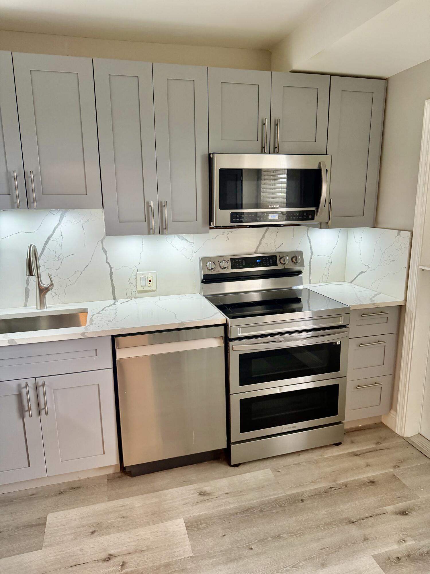 NO 7 PALM-AIRE COUNTRY CLUB - Residential