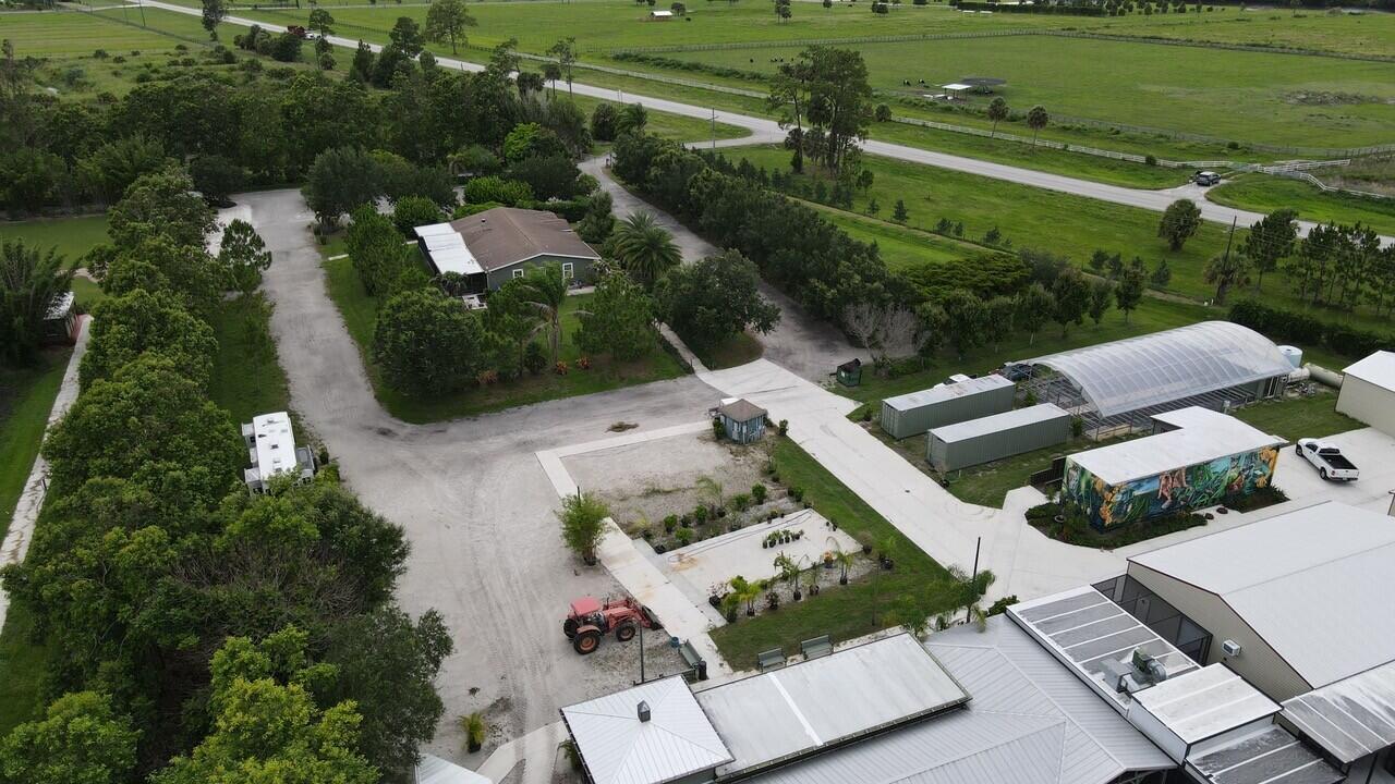 BOX RANCH GROVES - Residential