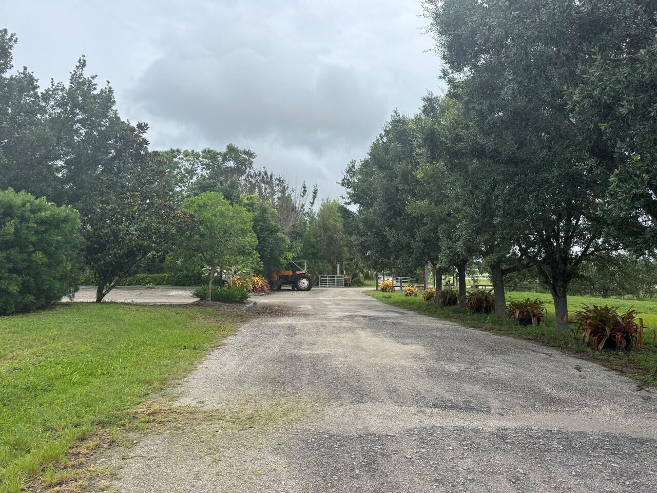 BOX RANCH GROVES - Residential