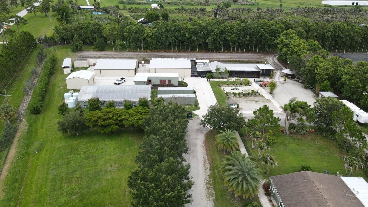 BOX RANCH GROVES - Residential