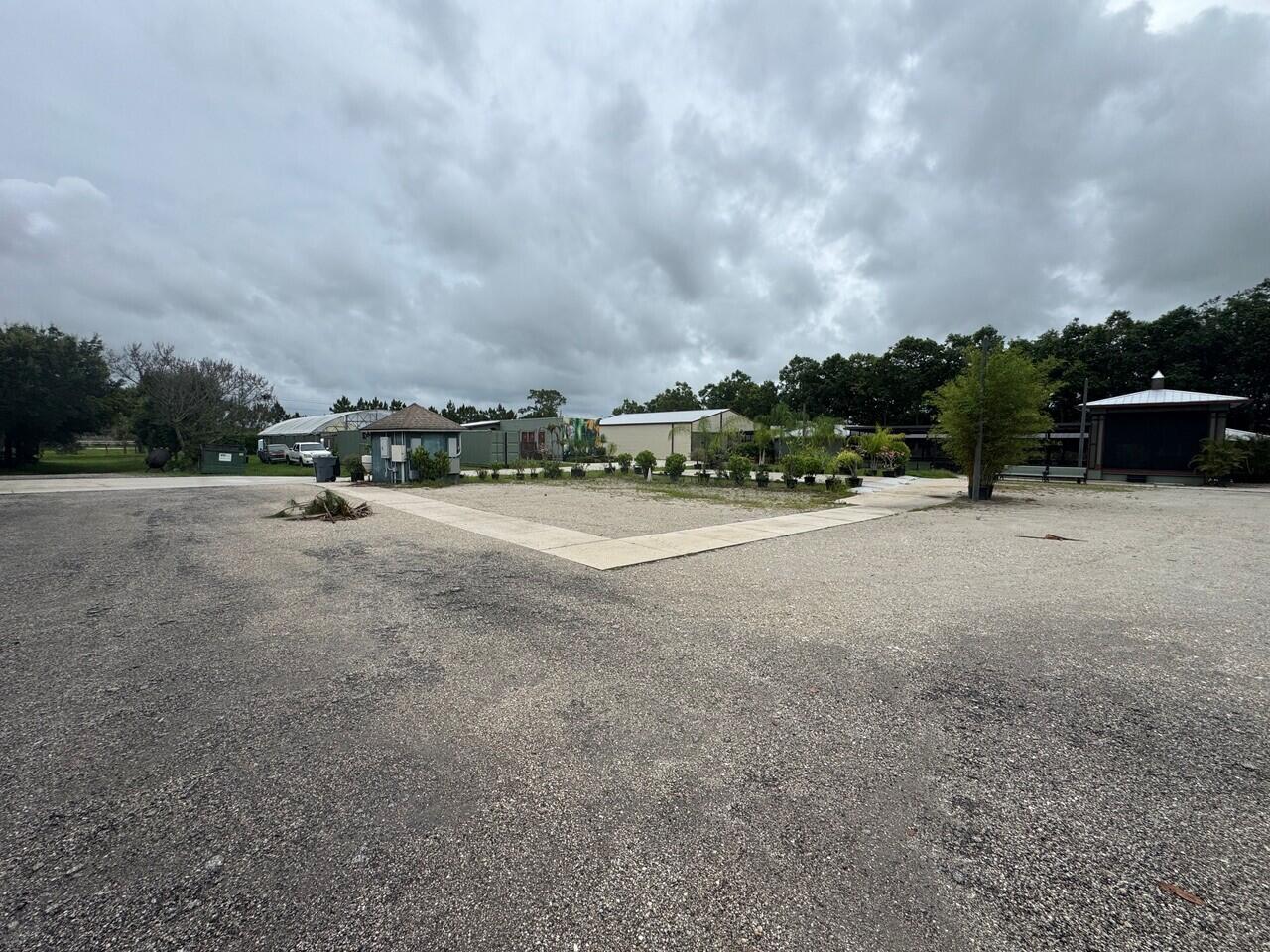 BOX RANCH GROVES - Residential