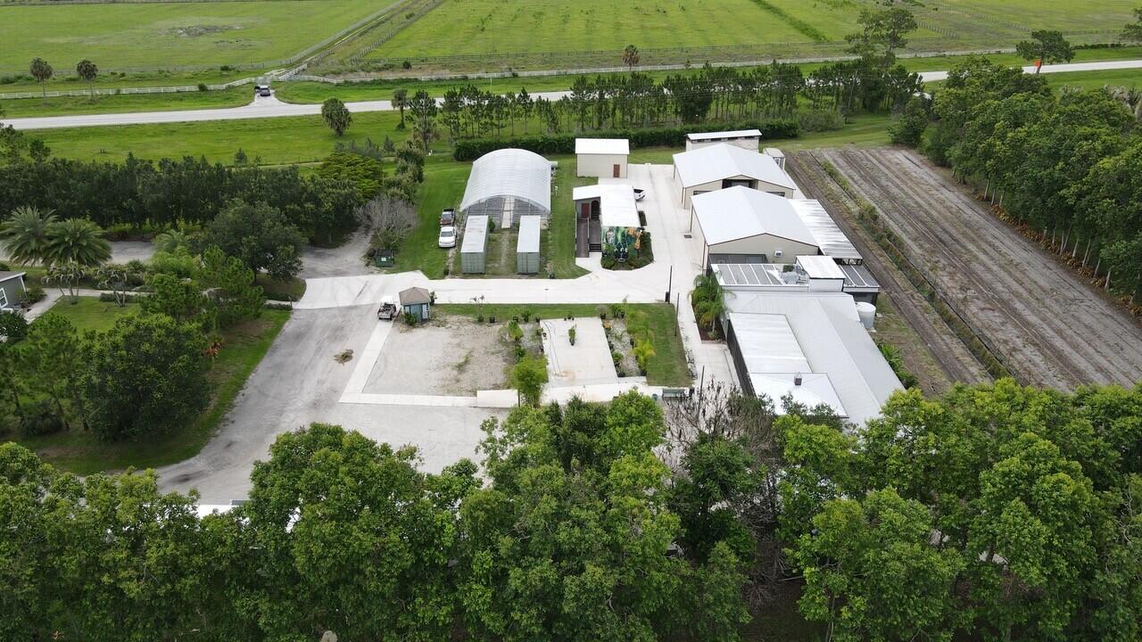 BOX RANCH GROVES - Residential