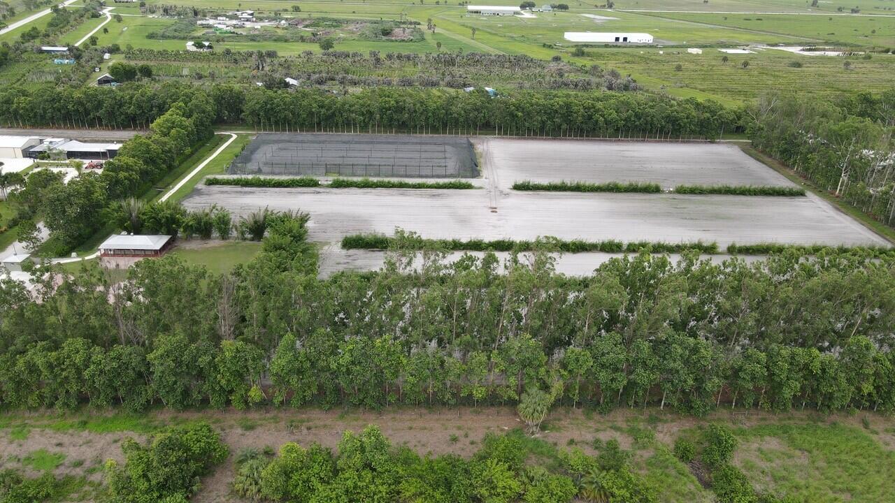 BOX RANCH GROVES - Residential