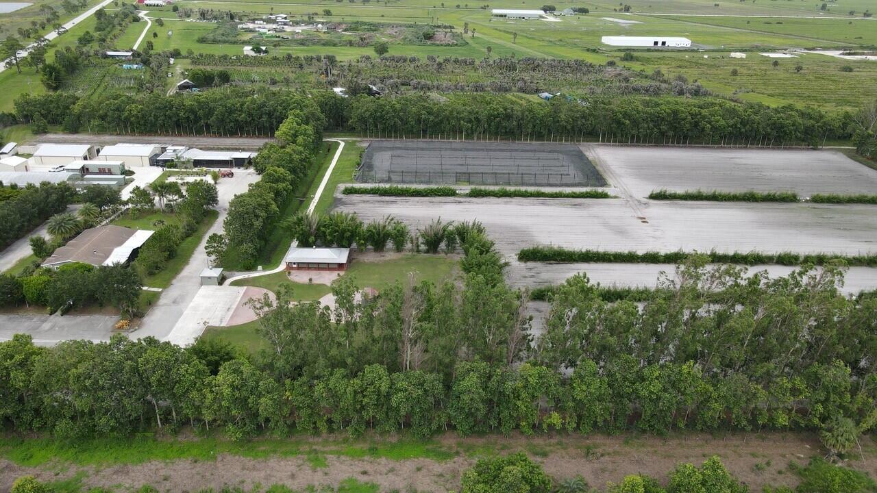 BOX RANCH GROVES - Residential
