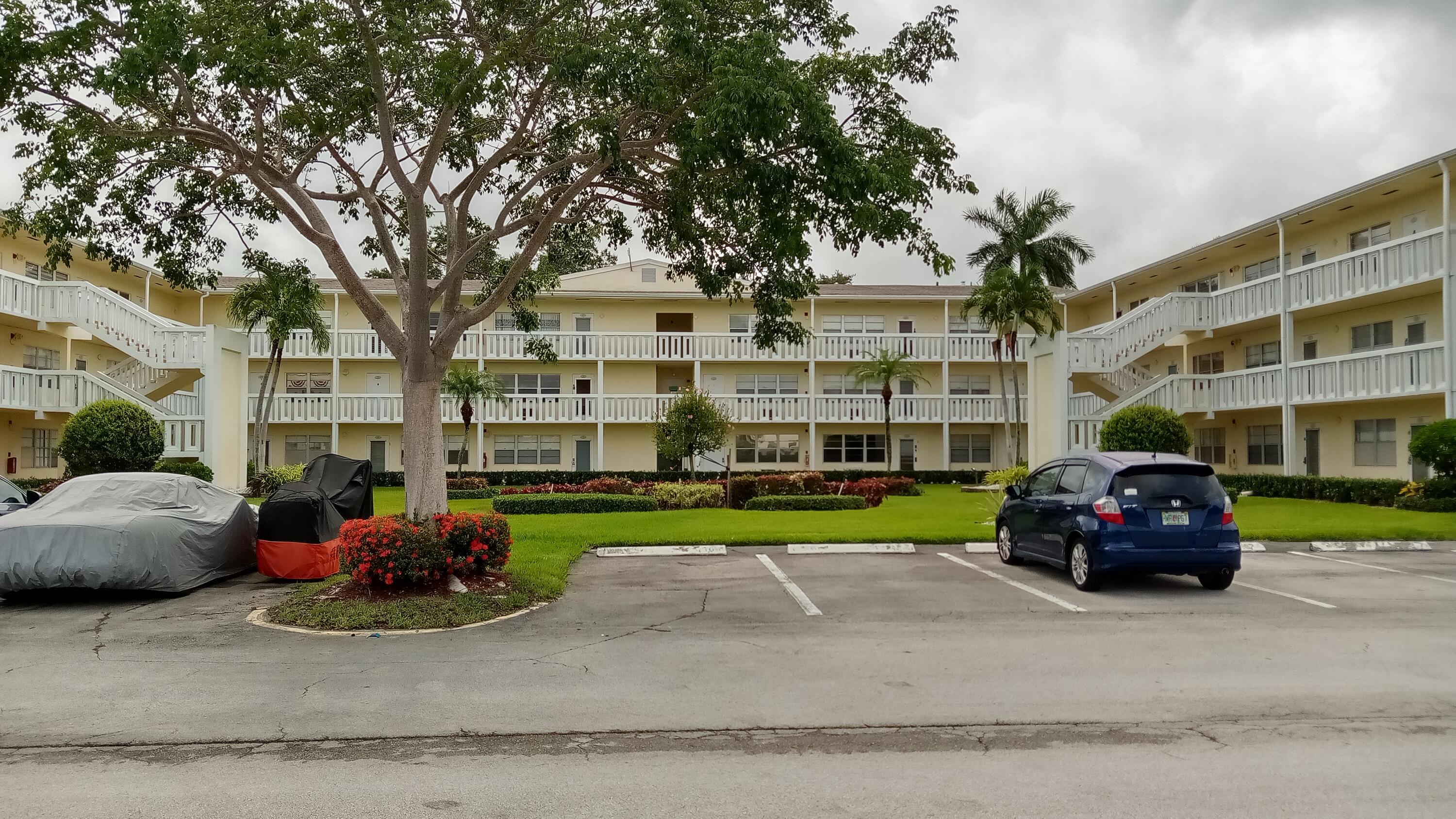 DORSET AT CENTURY VILLAGE CONDO - Residential Lease