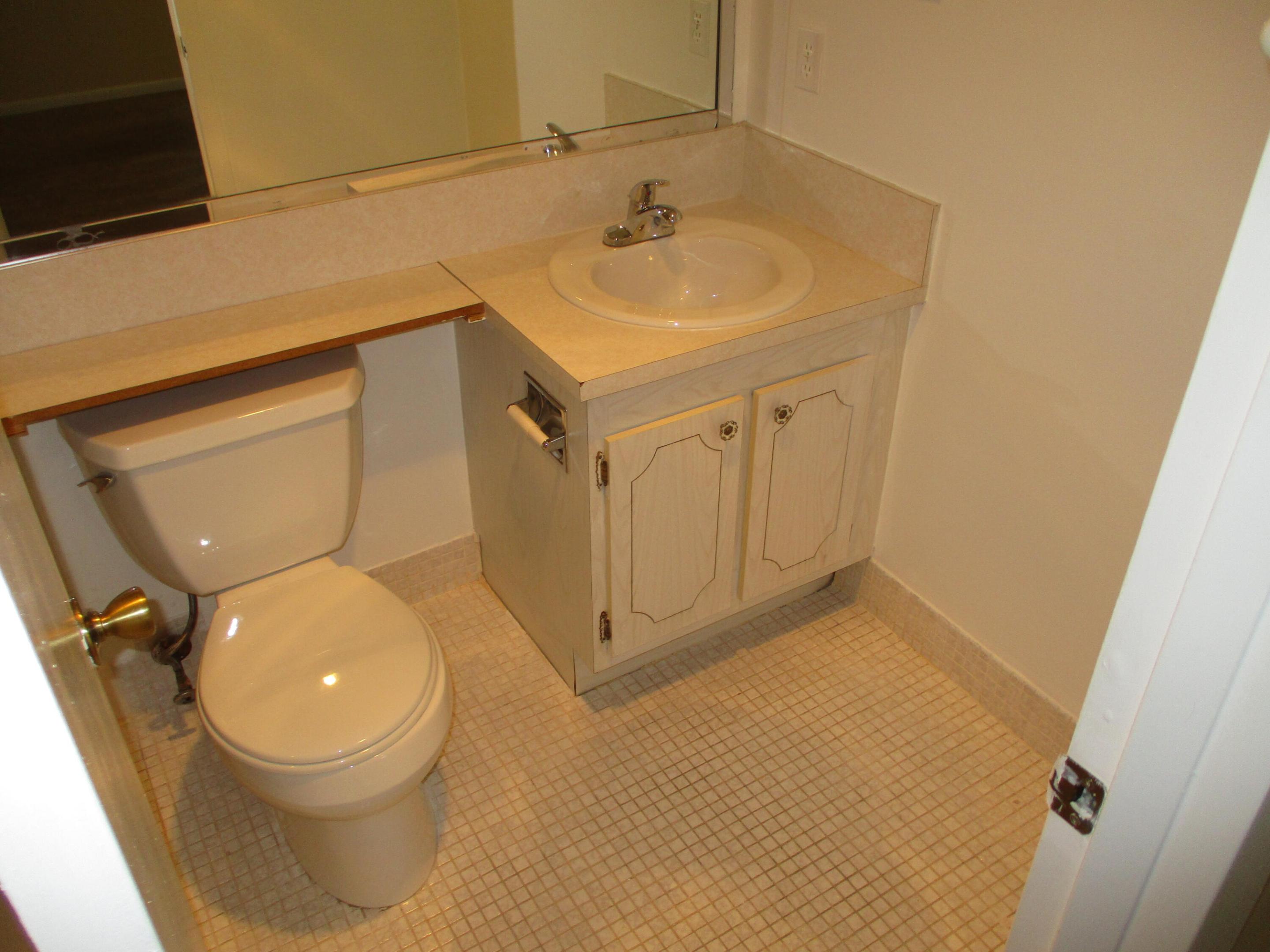 MANSFIELD AT CENTURY VILLAGE CONDO - Residential Lease