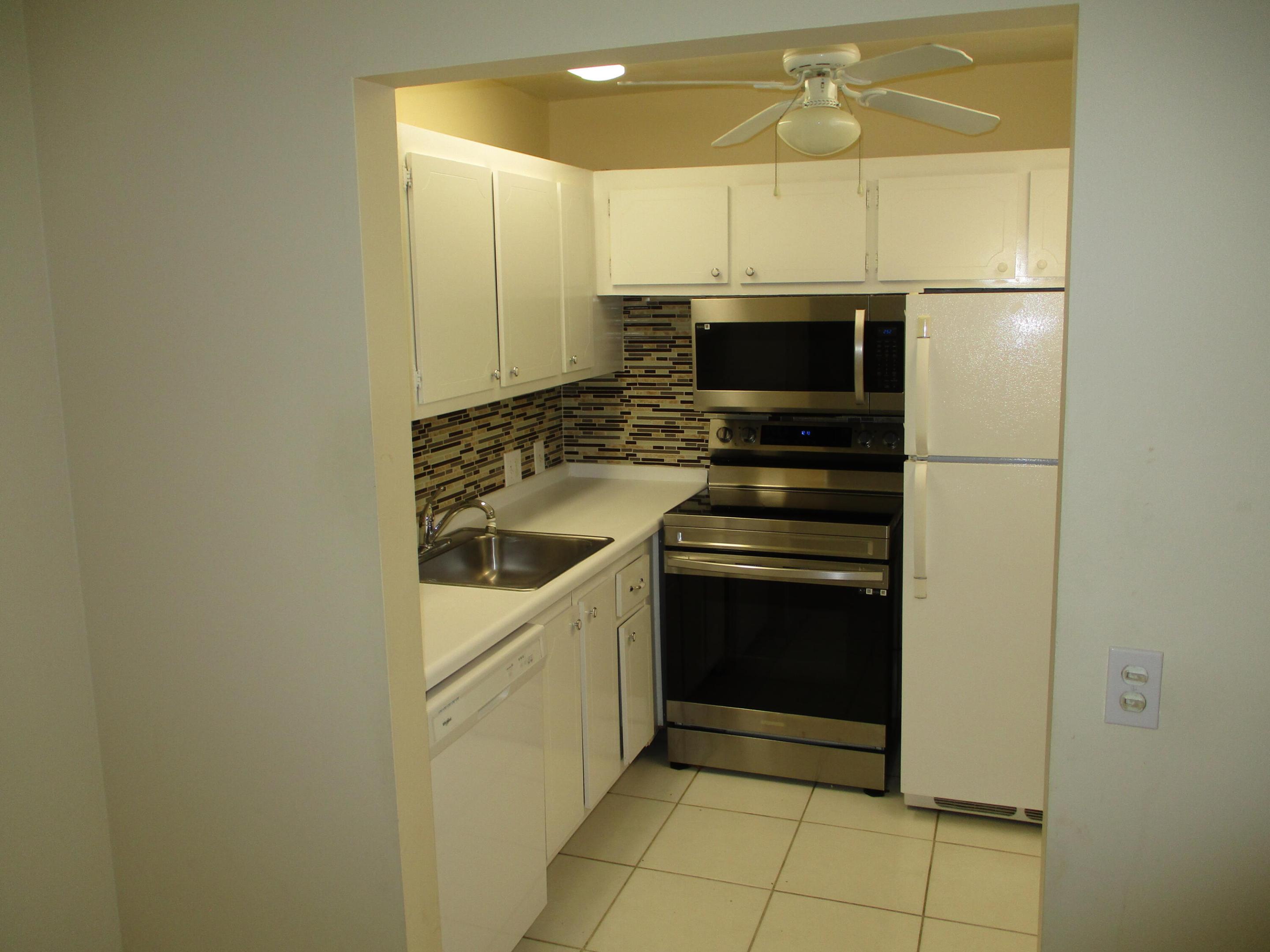 MANSFIELD AT CENTURY VILLAGE CONDO - Residential Lease
