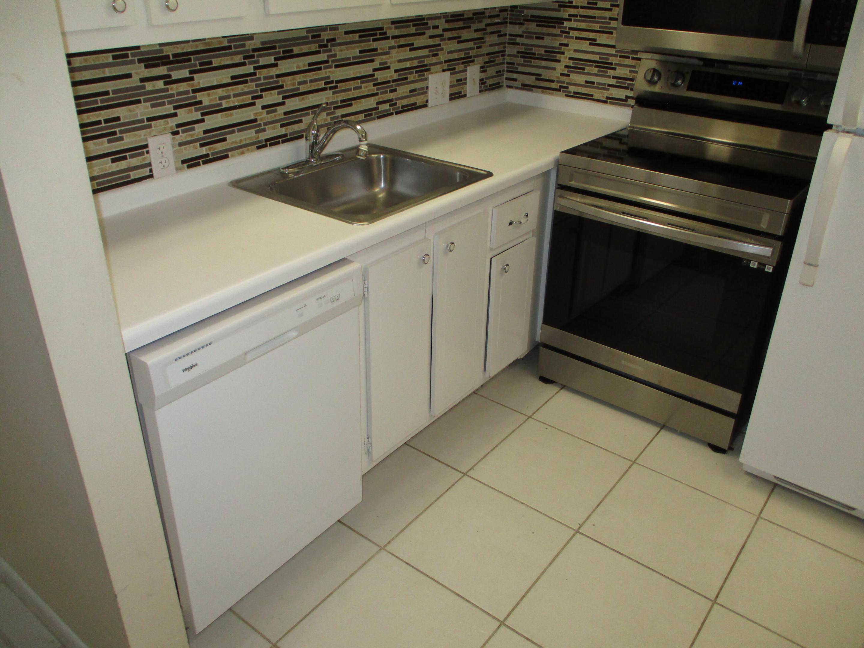 MANSFIELD AT CENTURY VILLAGE CONDO - Residential Lease