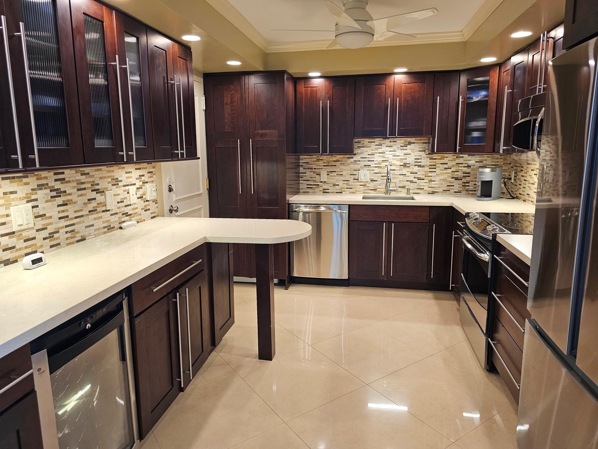 GALLEON CONDO - Residential