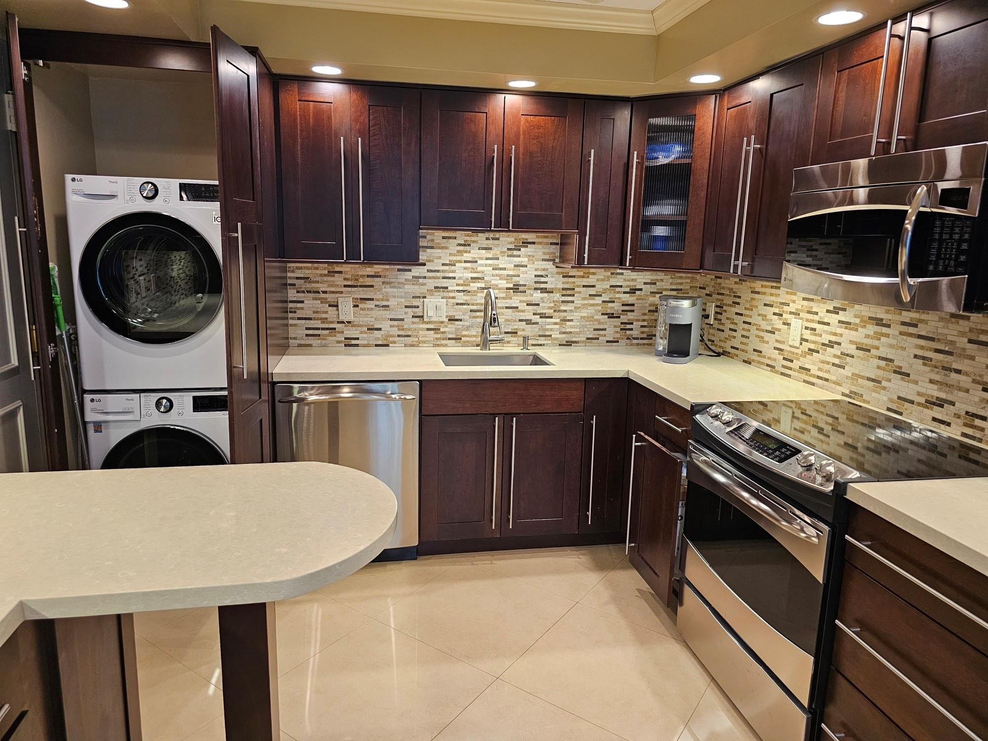 GALLEON CONDO - Residential