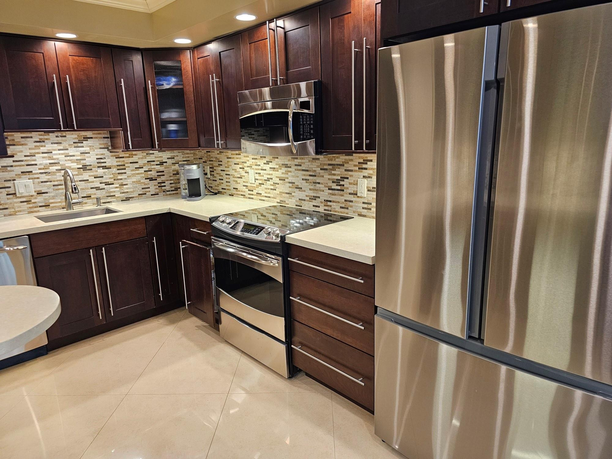 GALLEON CONDO - Residential
