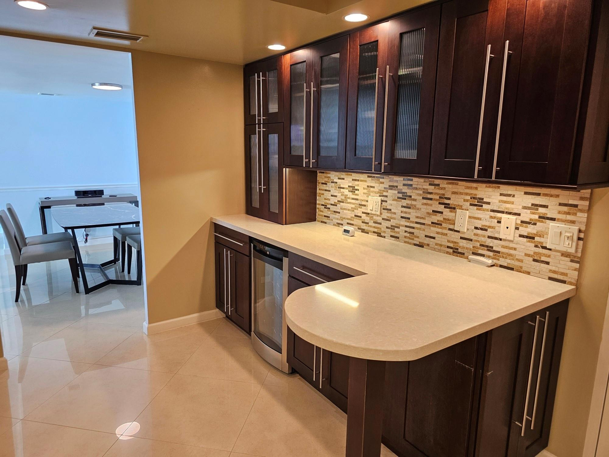 GALLEON CONDO - Residential