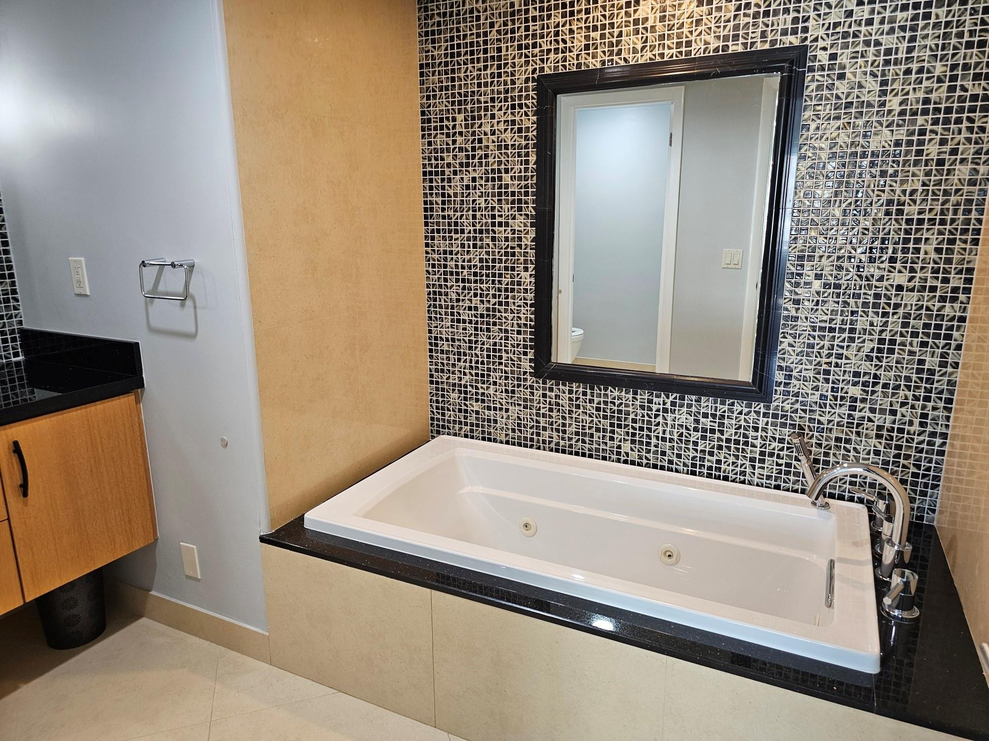 GALLEON CONDO - Residential