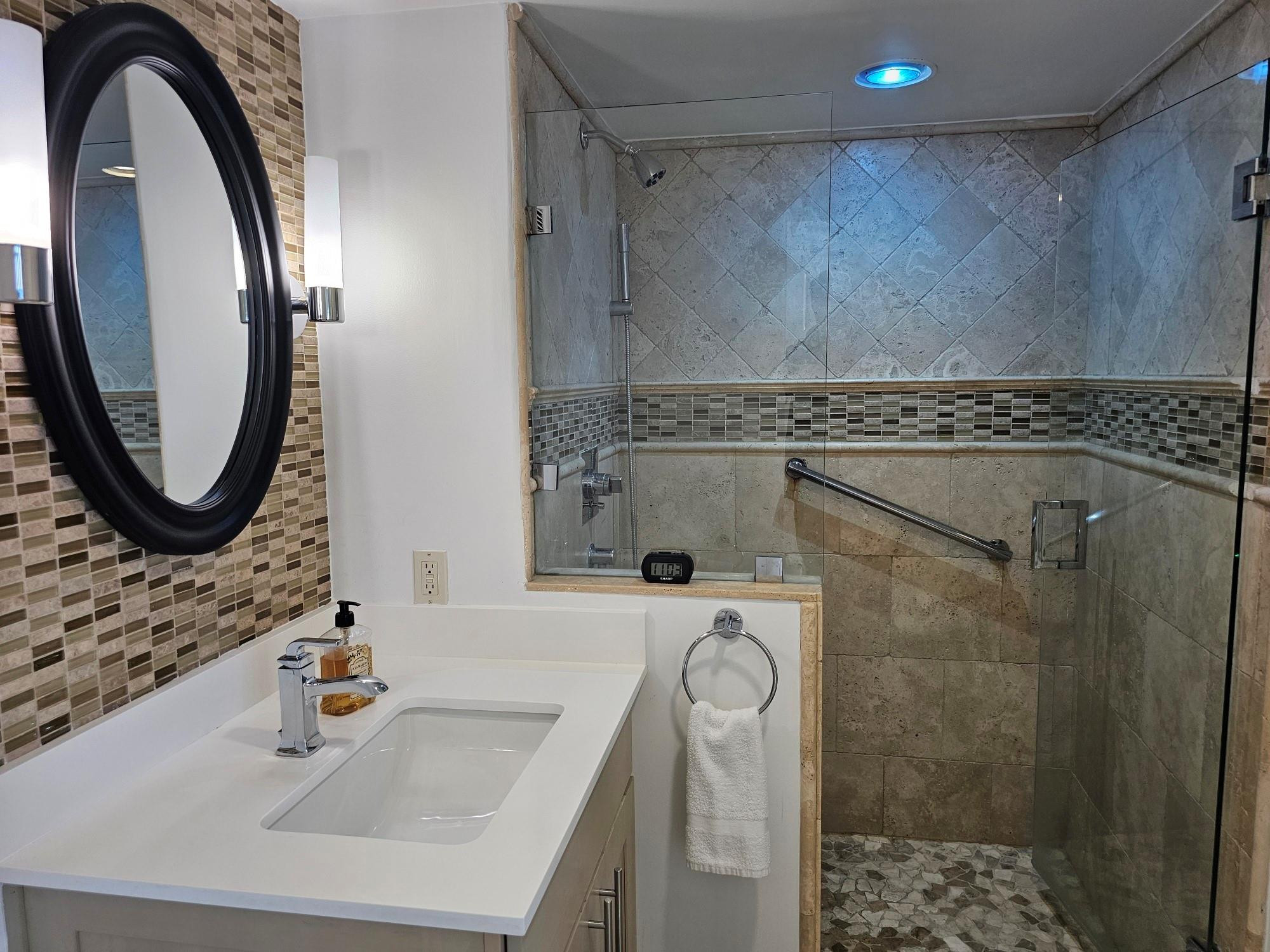 GALLEON CONDO - Residential
