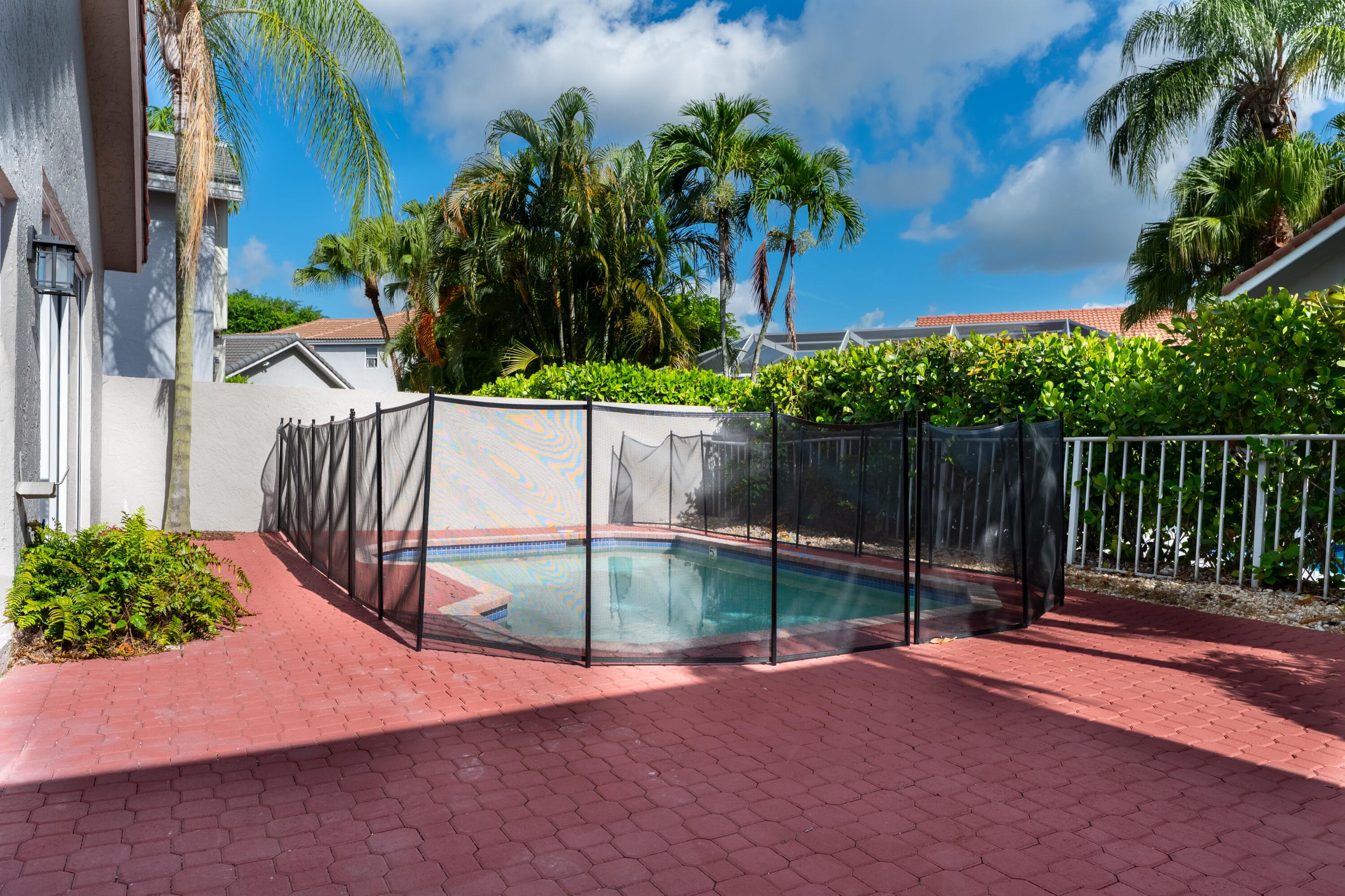 HAMPTON CLUB - Residential