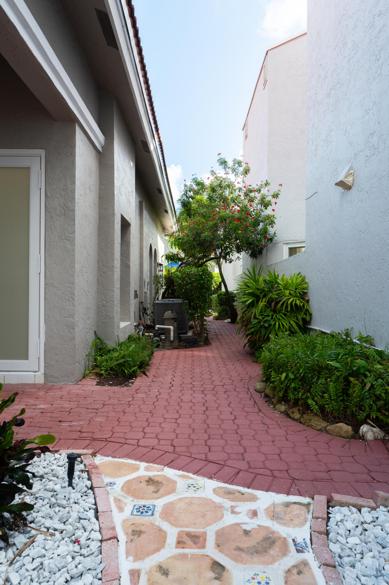 HAMPTON CLUB - Residential