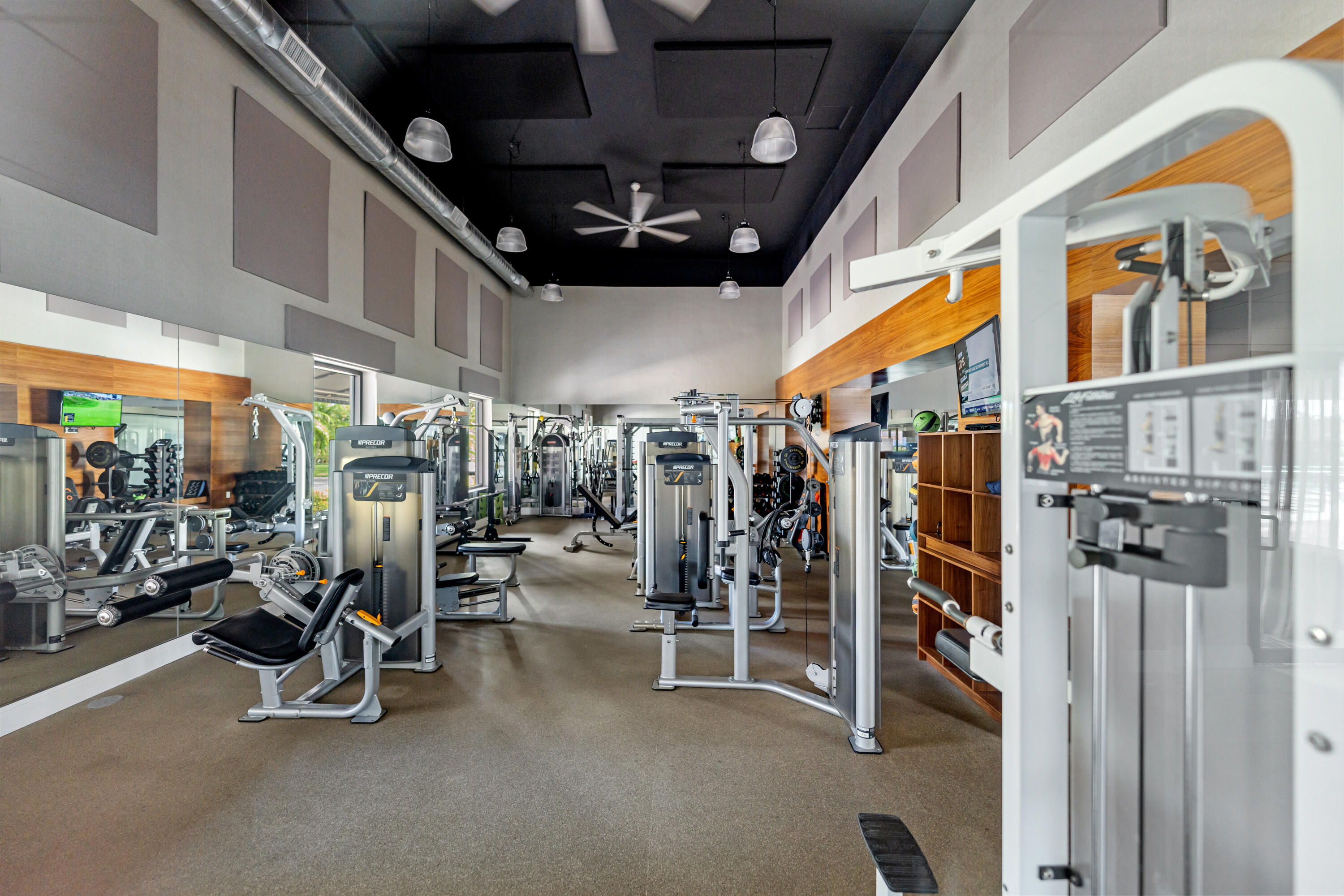 HAMPTON CLUB - Residential