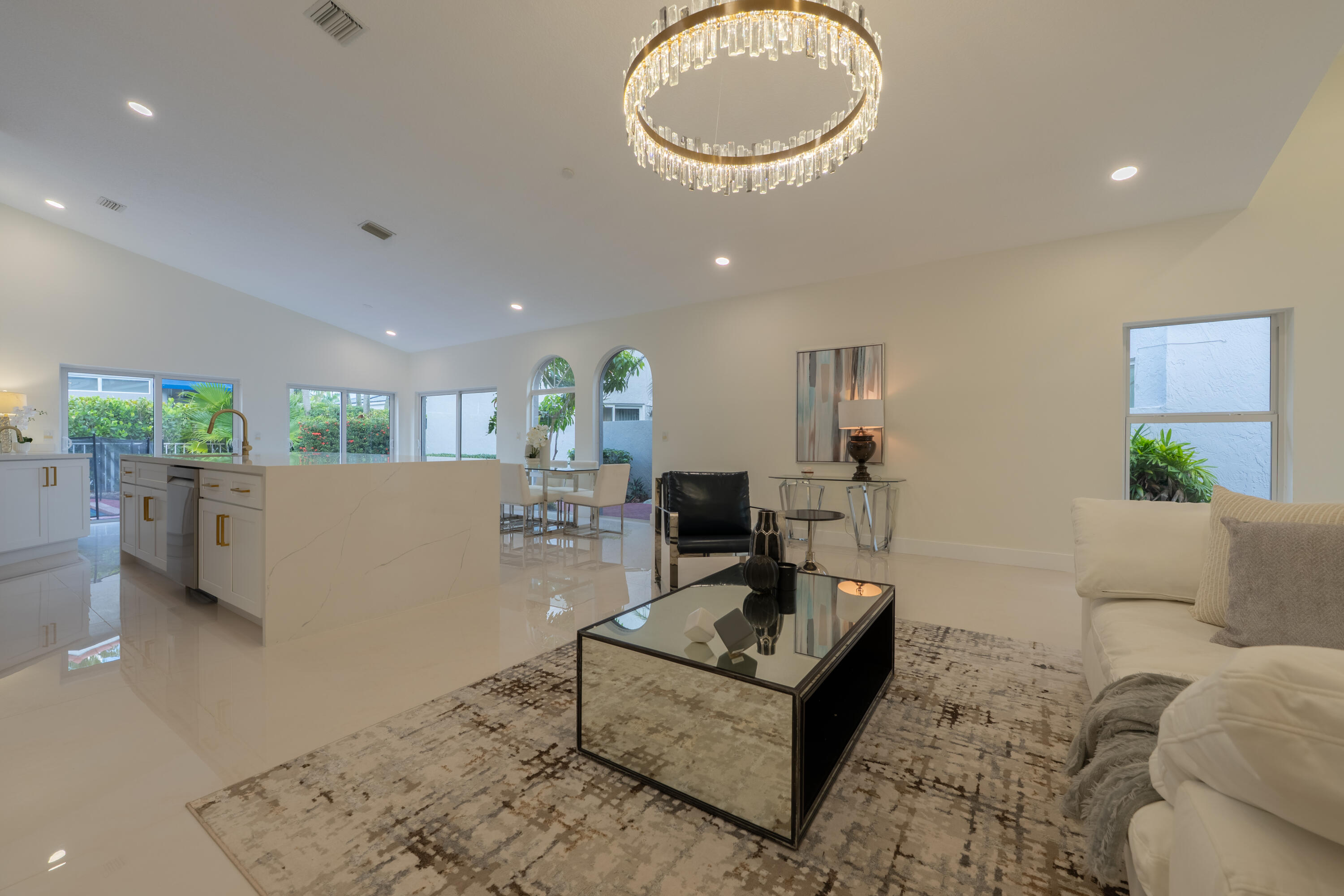 HAMPTON CLUB - Residential