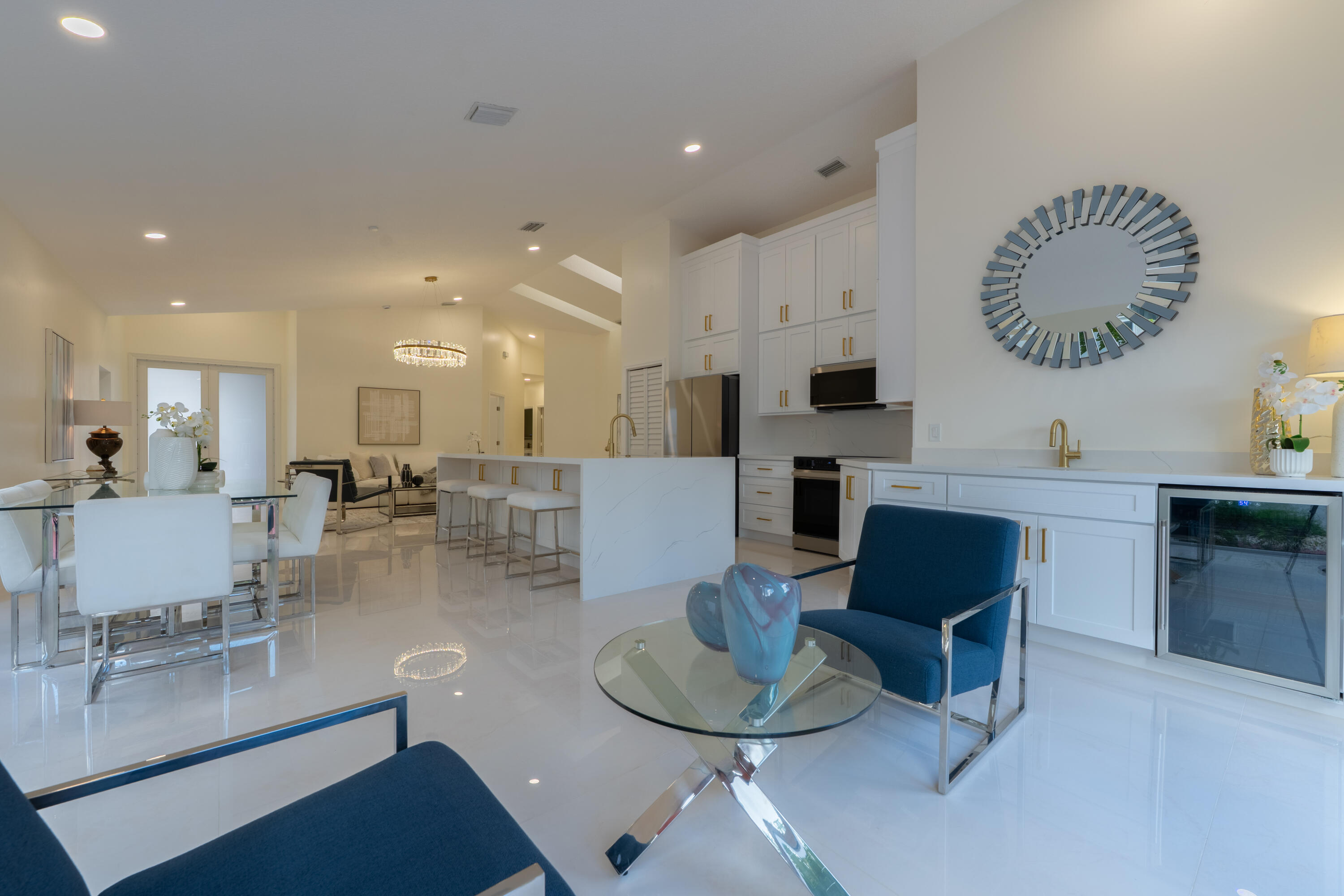 HAMPTON CLUB - Residential