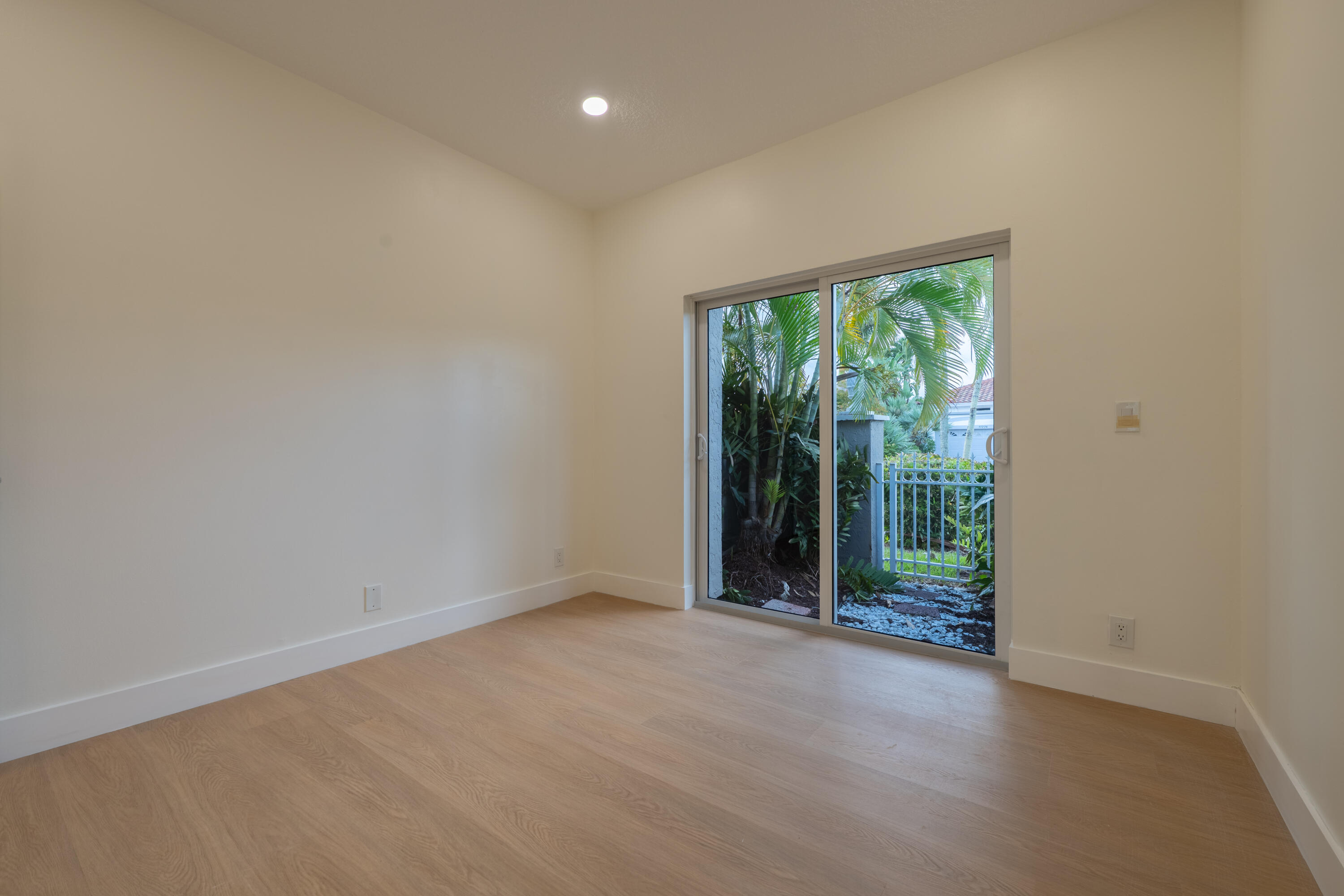 HAMPTON CLUB - Residential