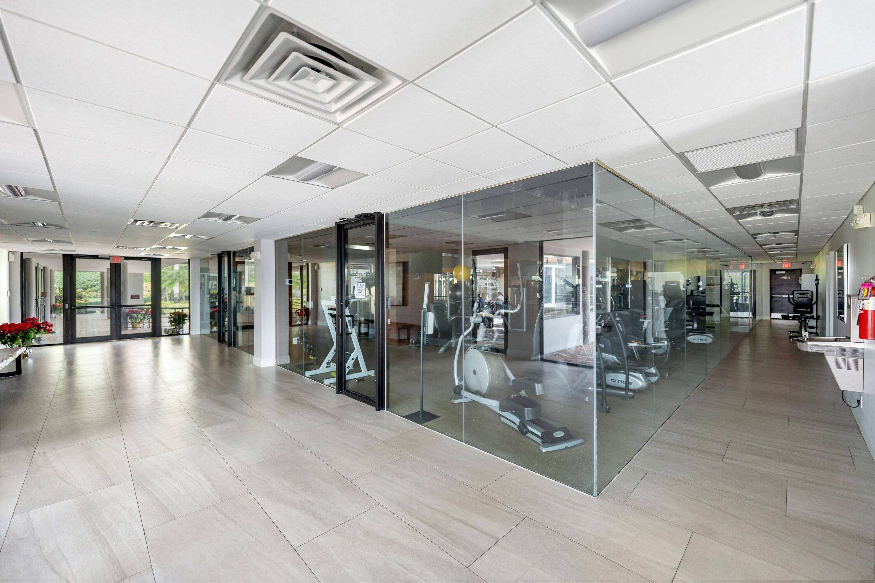 HAMPTON CLUB - Residential