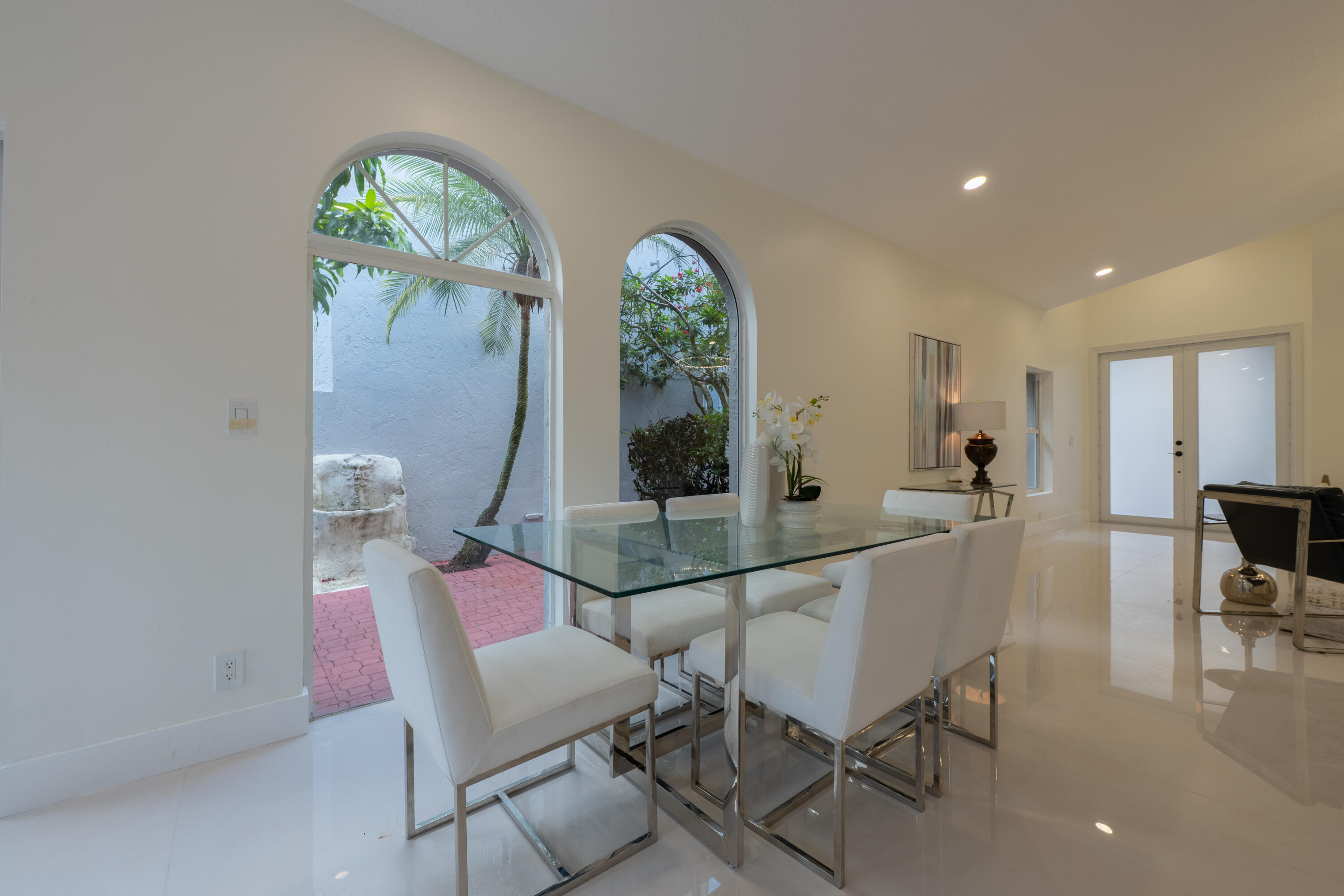 HAMPTON CLUB - Residential