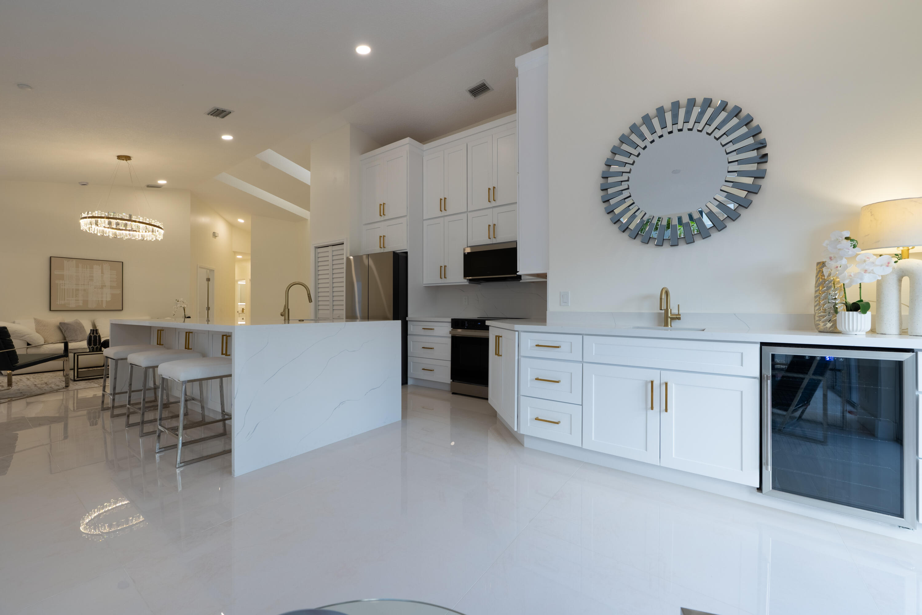 HAMPTON CLUB - Residential
