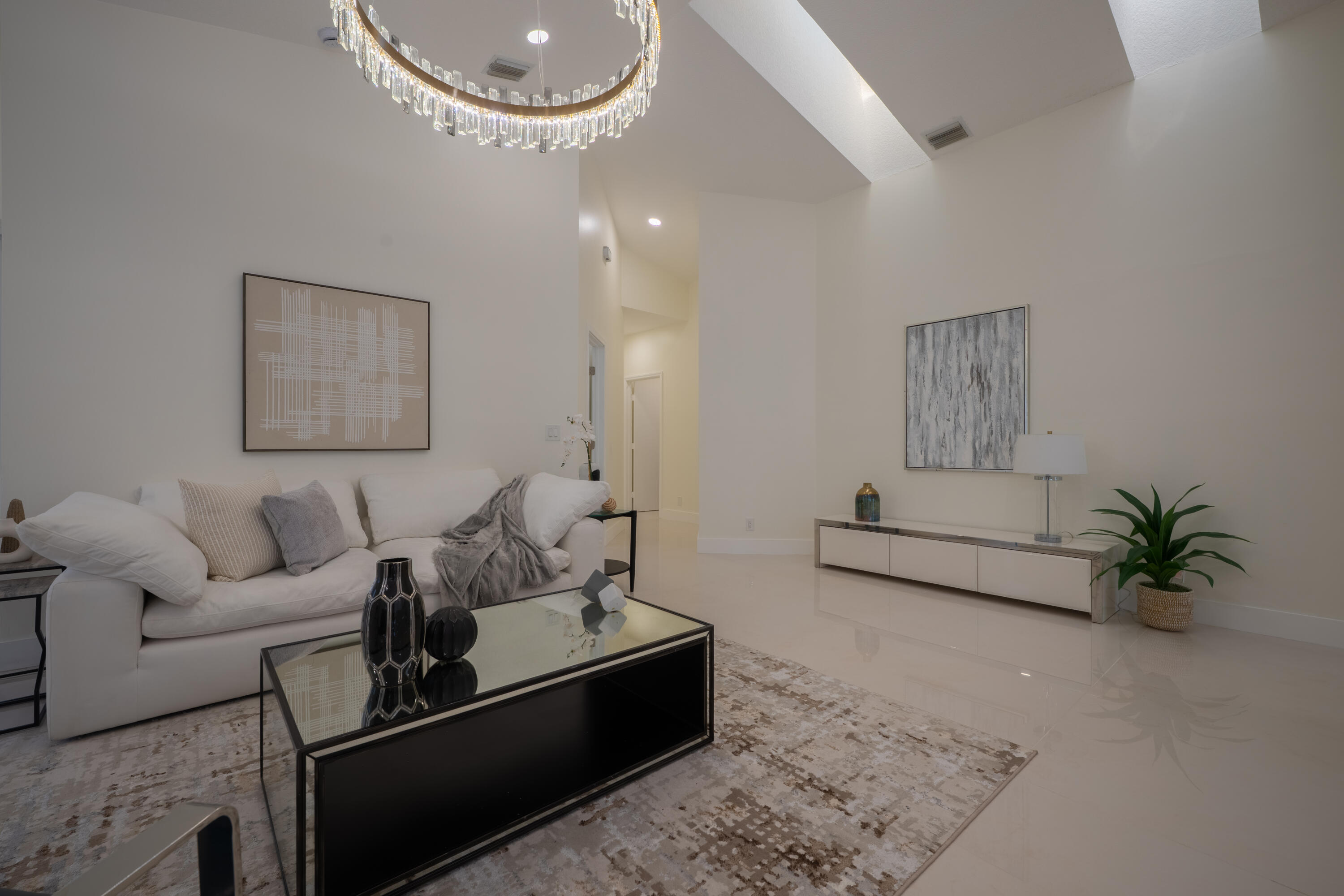 HAMPTON CLUB - Residential