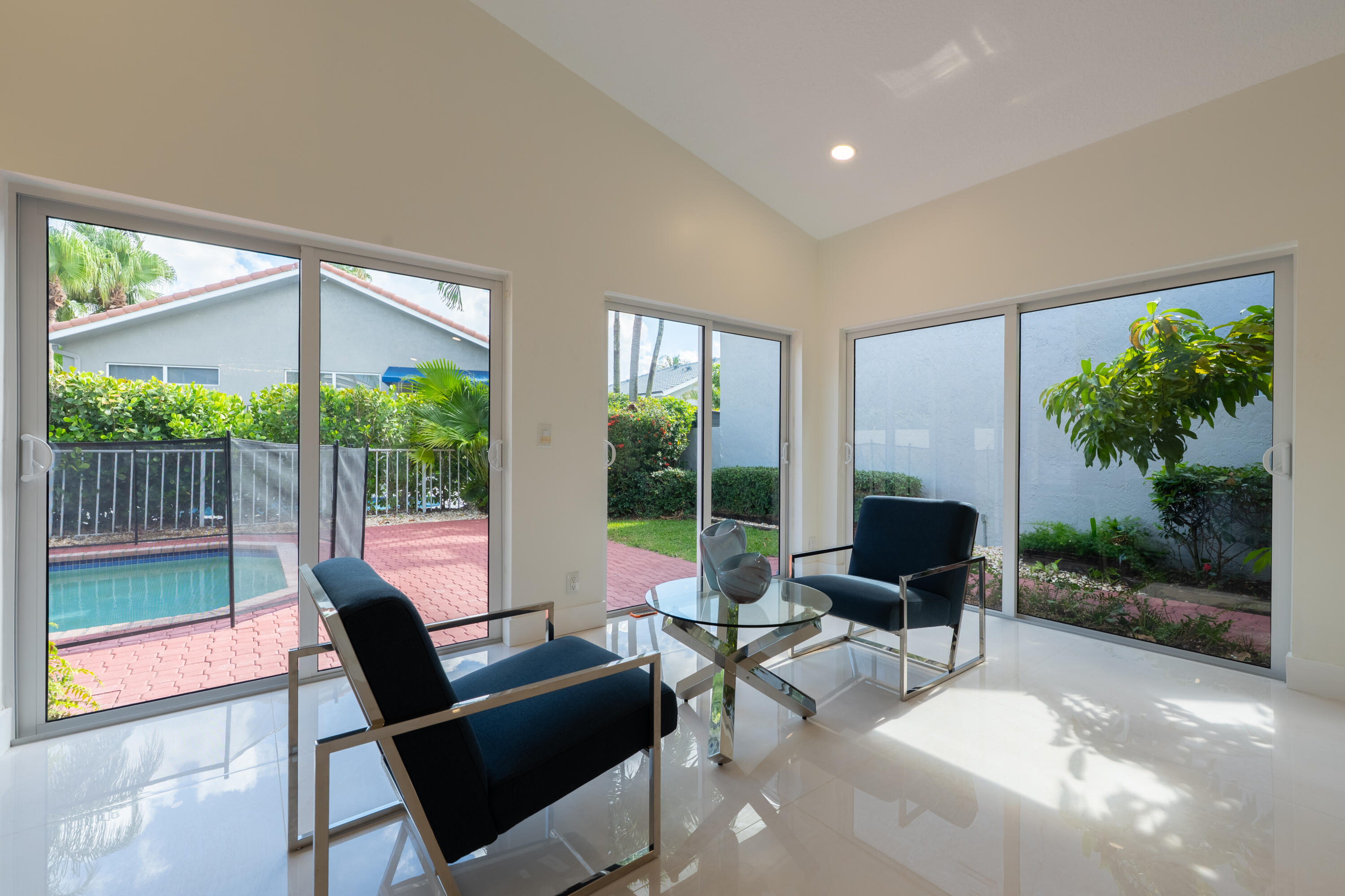 HAMPTON CLUB - Residential
