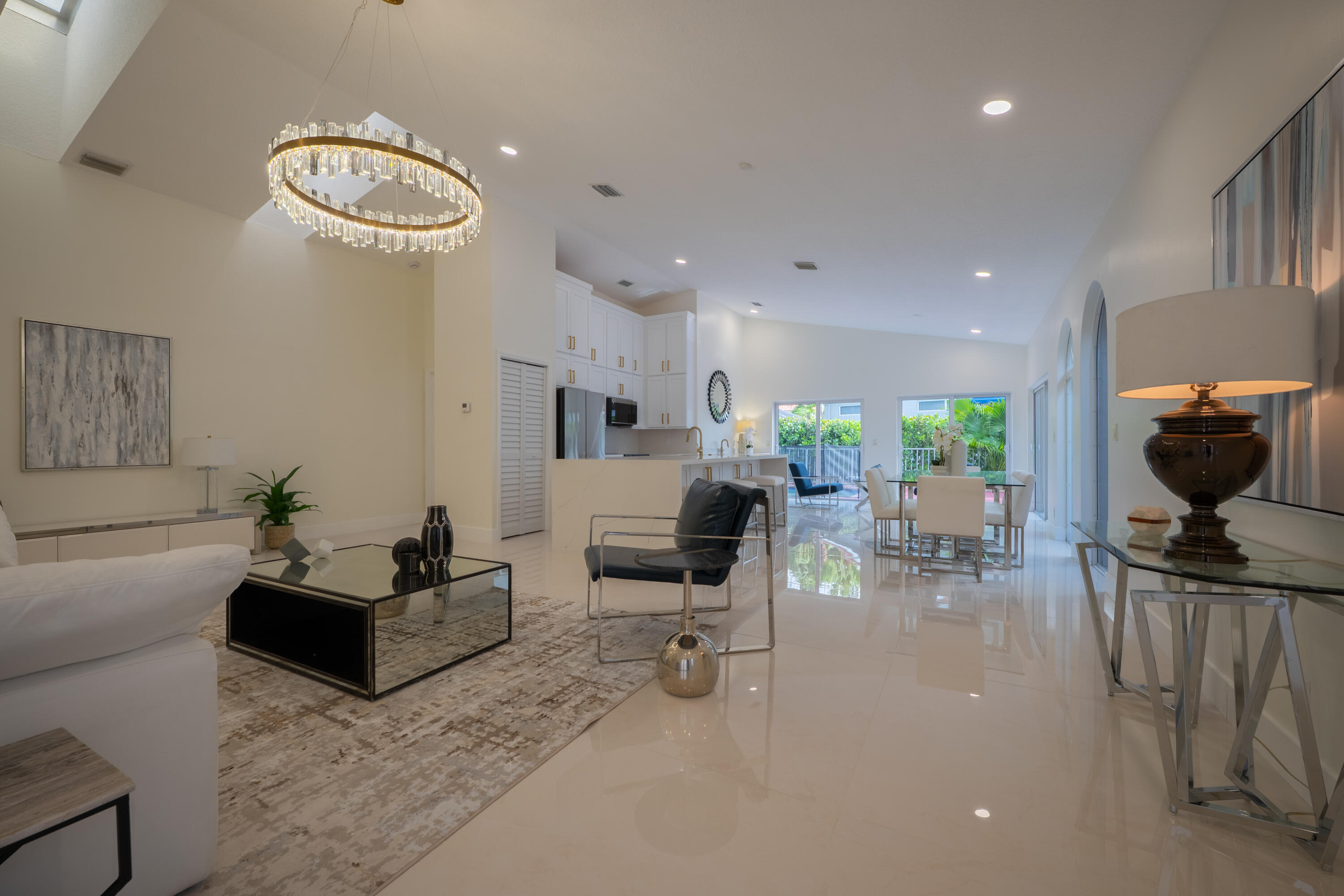 HAMPTON CLUB - Residential
