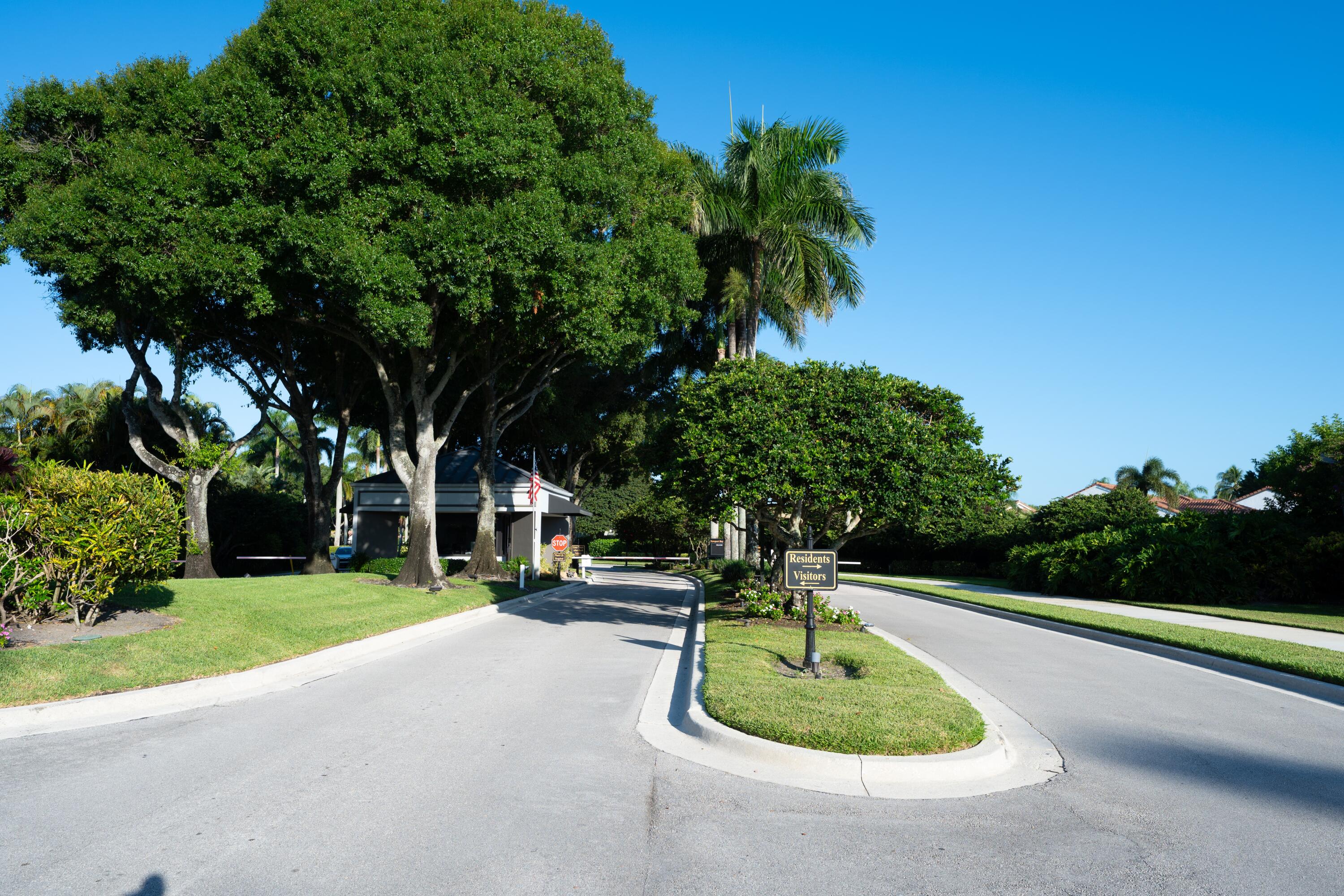 HAMPTON CLUB - Residential