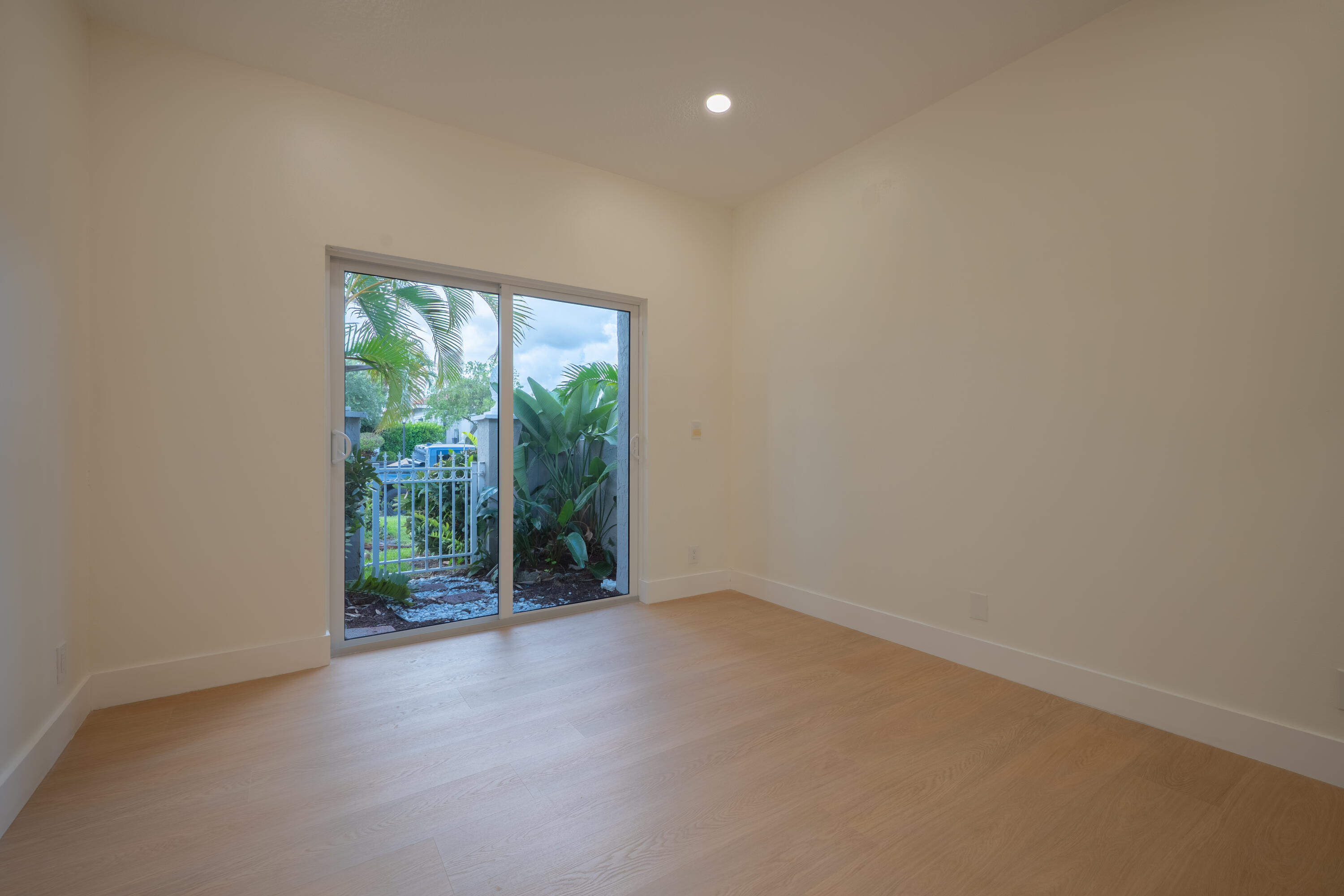 HAMPTON CLUB - Residential