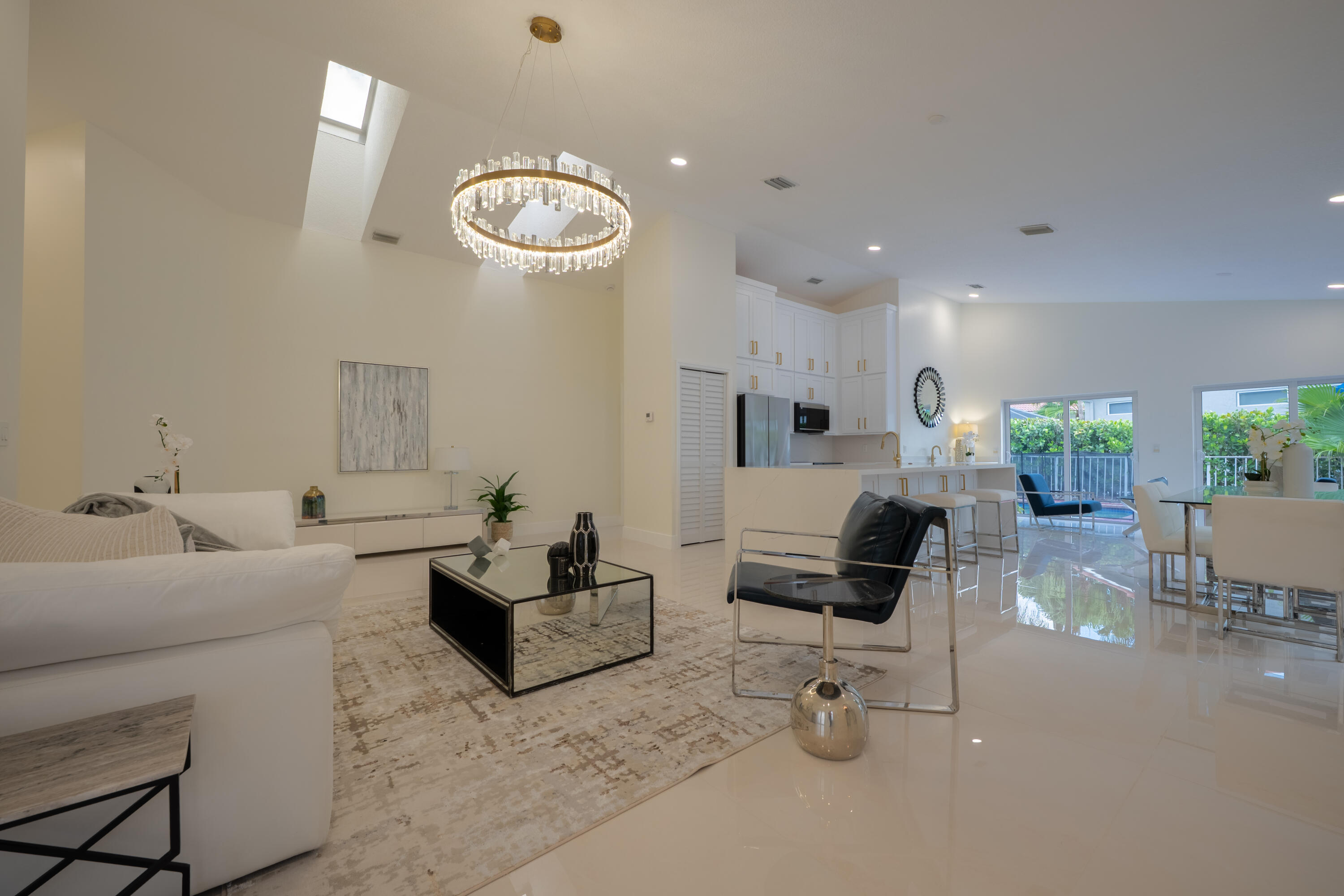HAMPTON CLUB - Residential