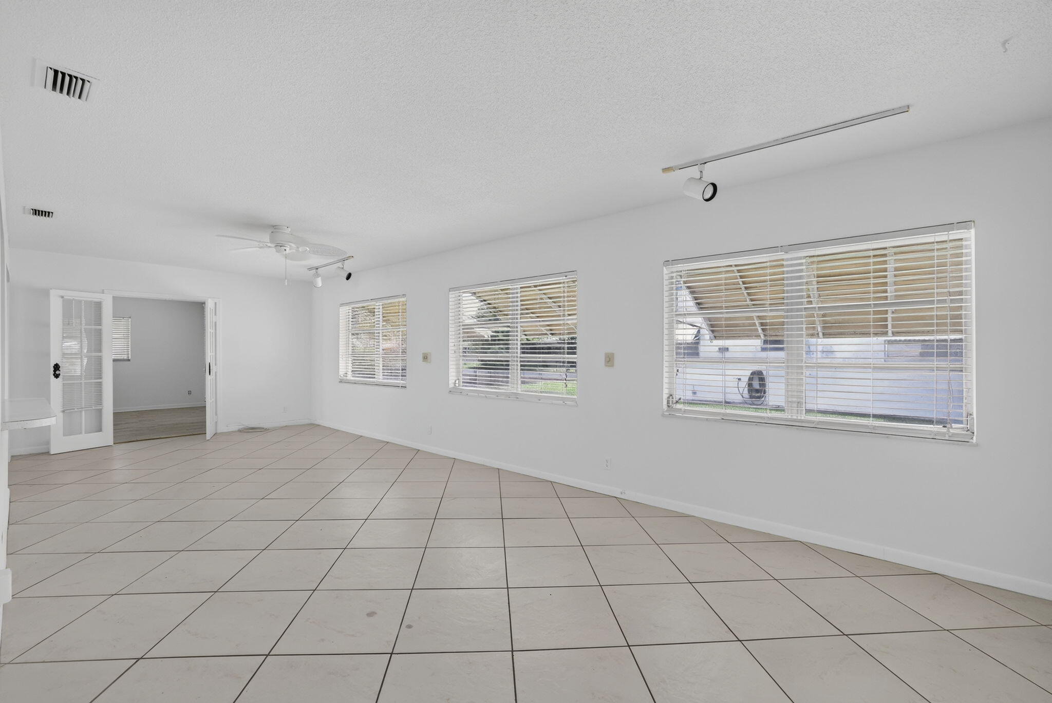 MAINLANDS OF TAMARAC LAKES - Residential