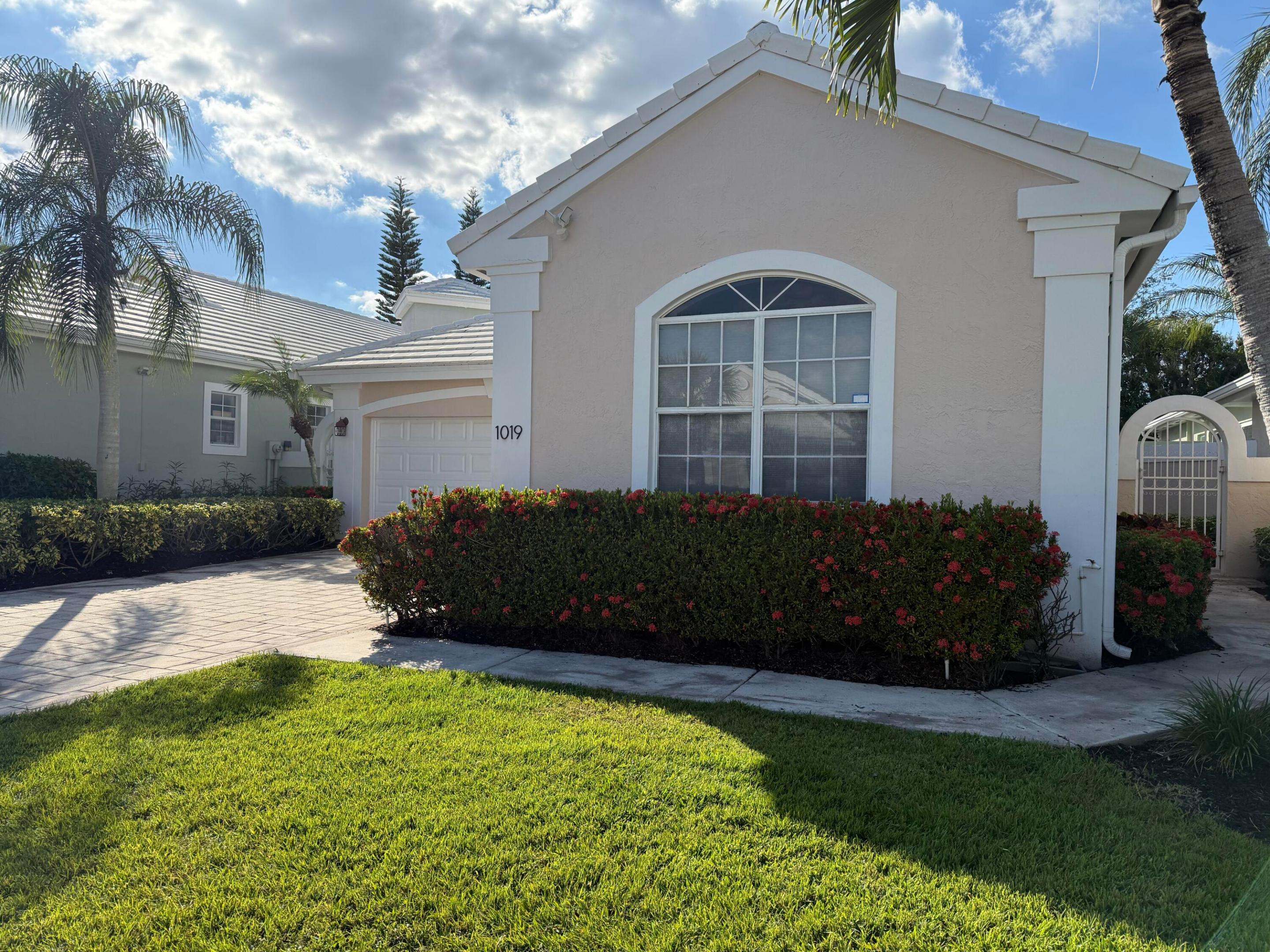 BREAKERS WEST 13, The Colony - Residential
