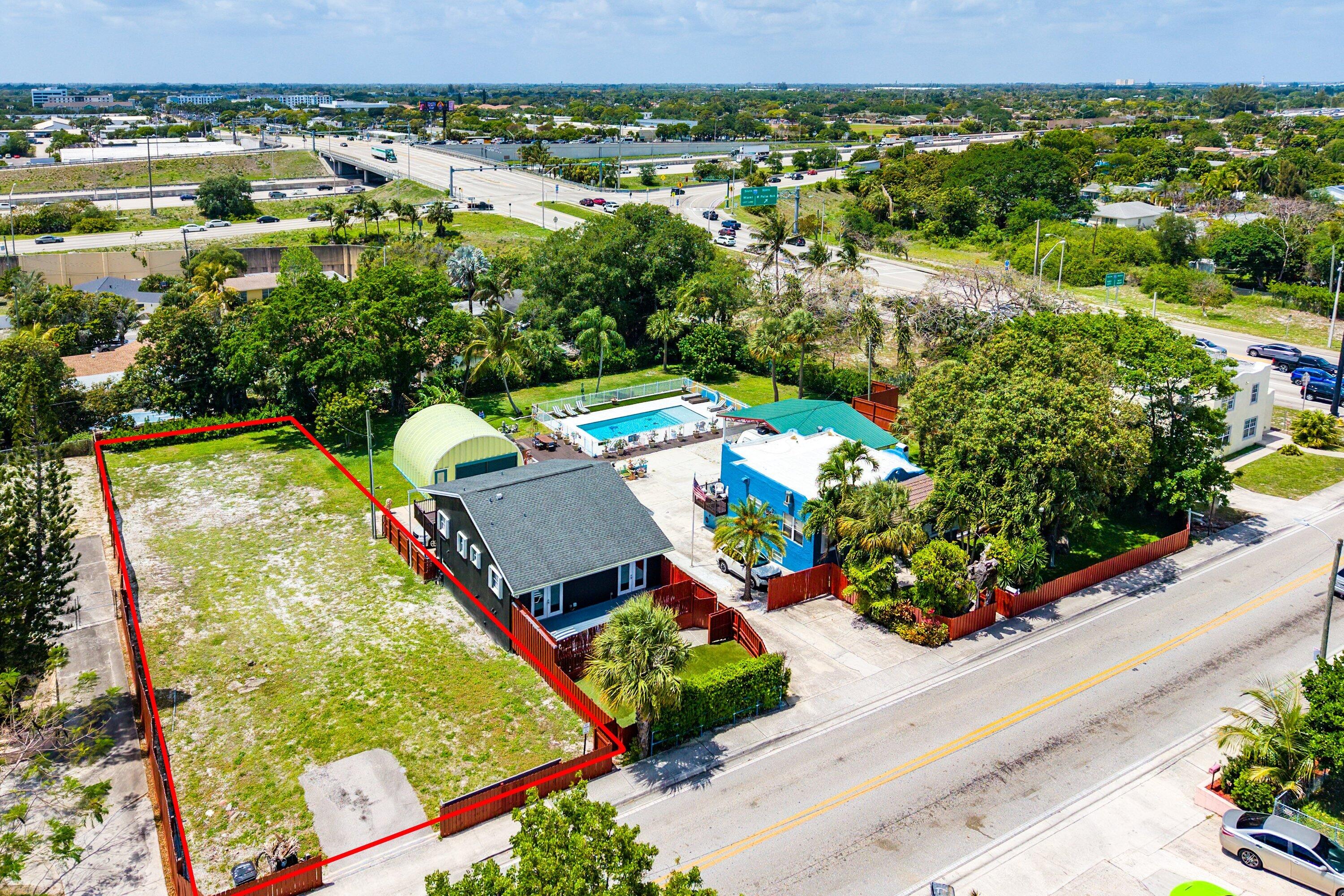 PRICED $28,500 UNDER COUNTY TAX ASSESSOR'S MARKET VALUE - Prime 1/4-acre lot available in Lake Worth Beach!  East location - walk to shops and restaurants!  Cleared and ready to build.  10,000 sq ft lot is hard-to-find!