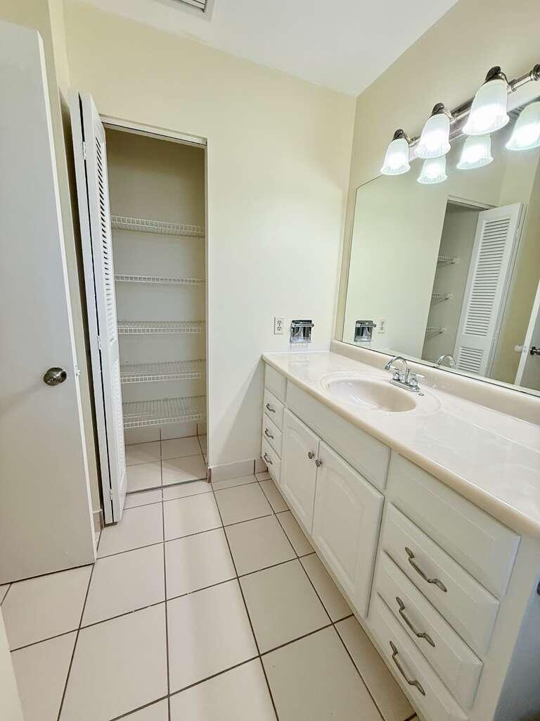 PALMLAND VILLAS I CONDO - Residential Lease