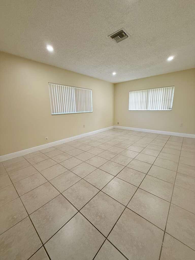 PALMLAND VILLAS I CONDO - Residential Lease