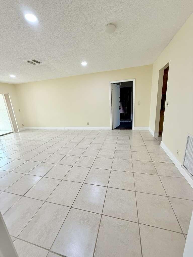 PALMLAND VILLAS I CONDO - Residential Lease