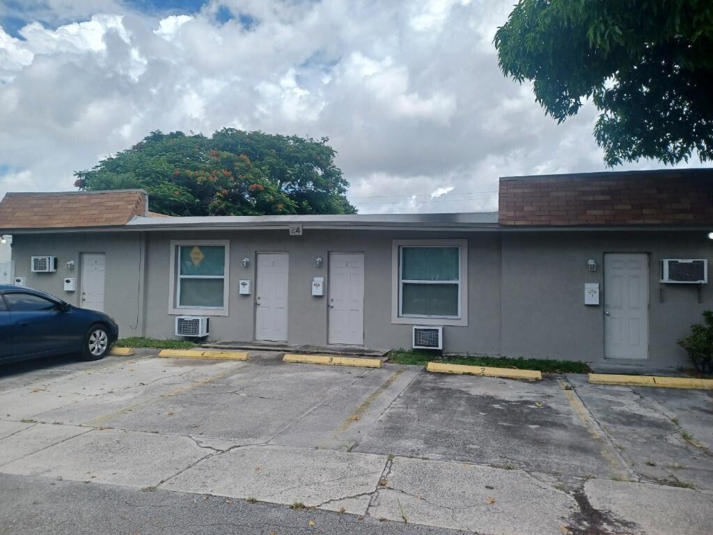 NORTH HOLLYWOOD - Residential Lease