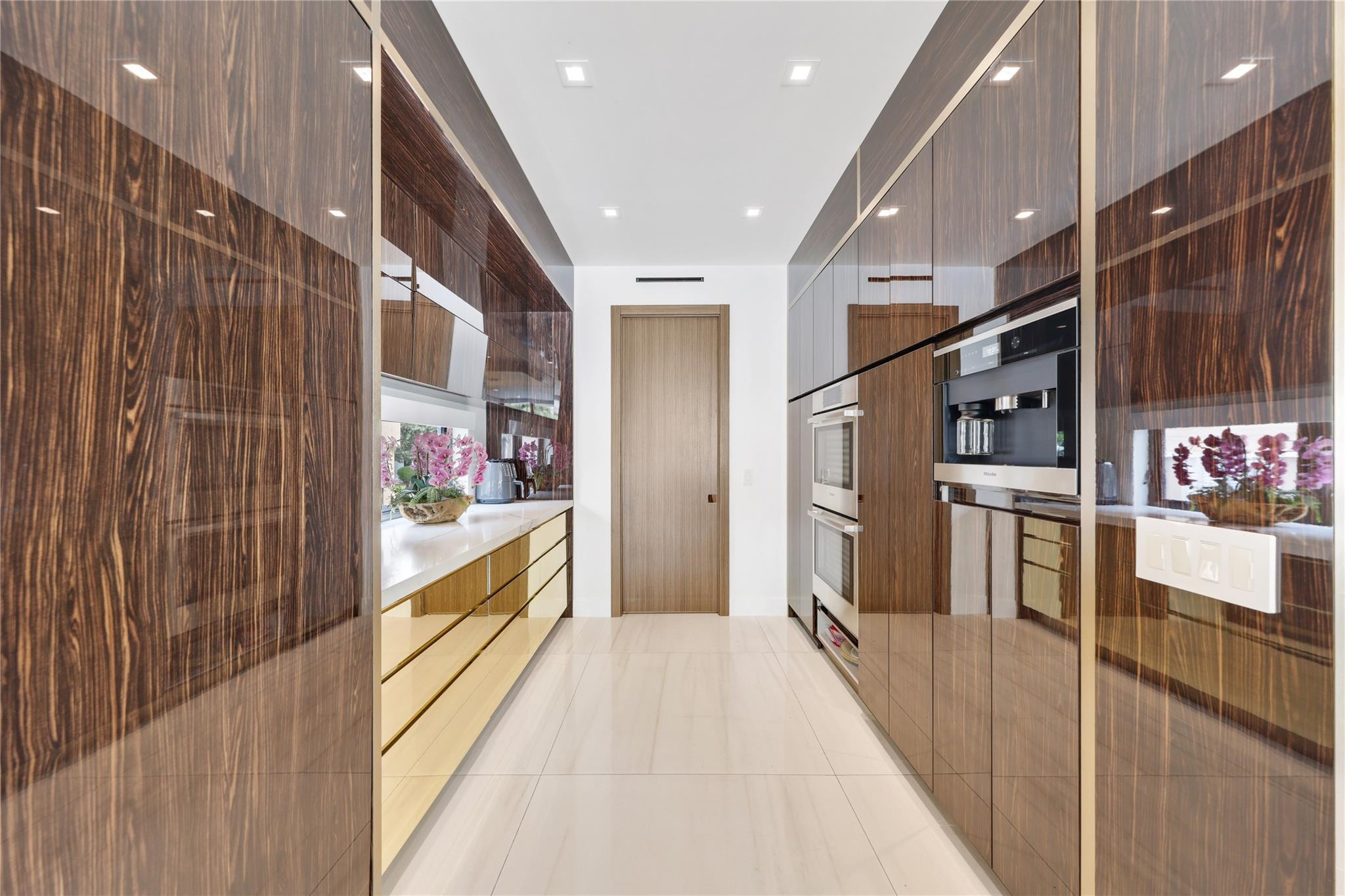Venice 8-12 B - Residential